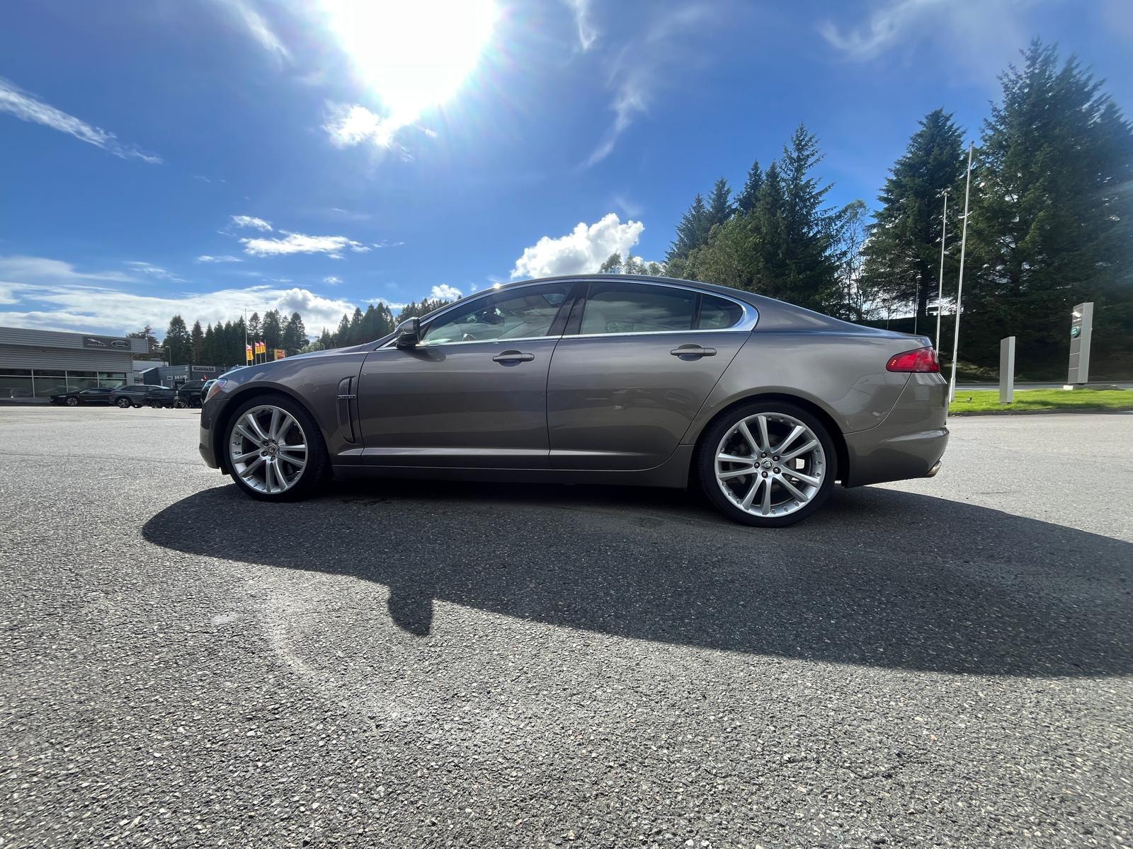 Jaguar XF 3.0 V6 Automatic, 6-trins, 211ps, 2011