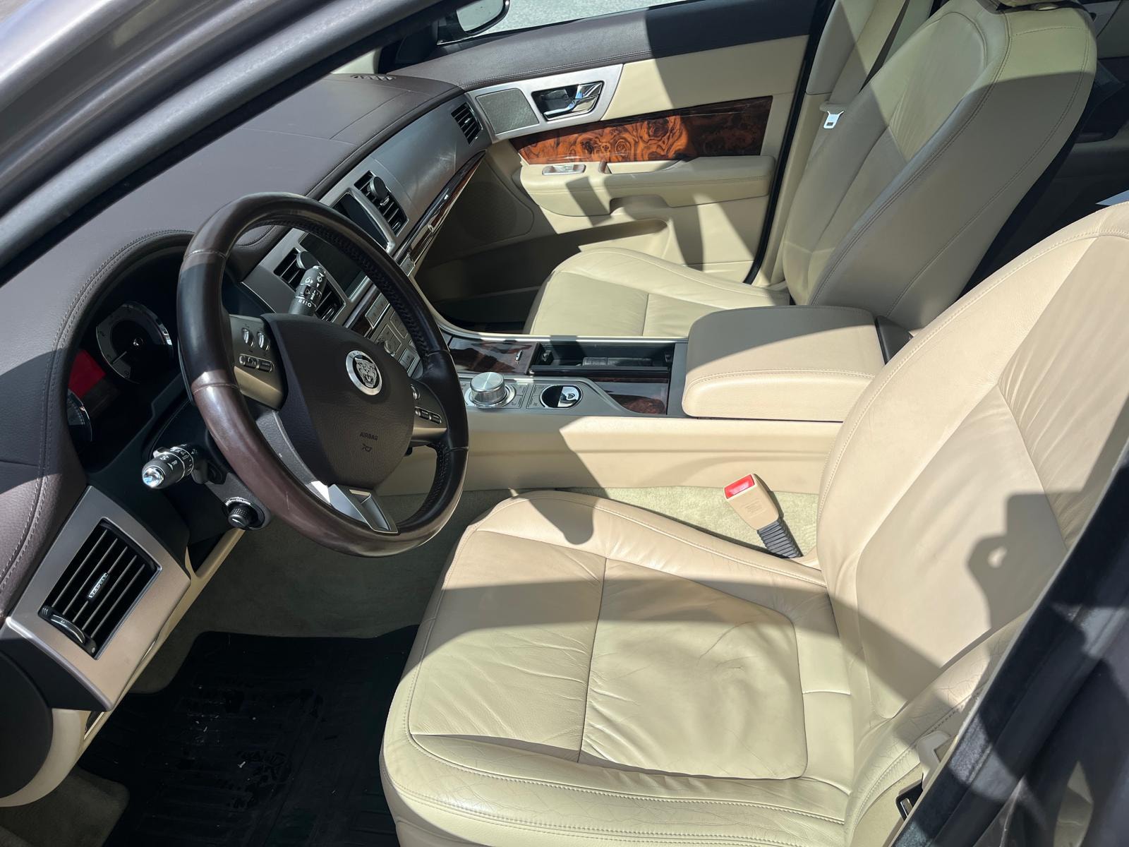 Jaguar XF 3.0 V6 Automatic, 6-trins, 211ps, 2011