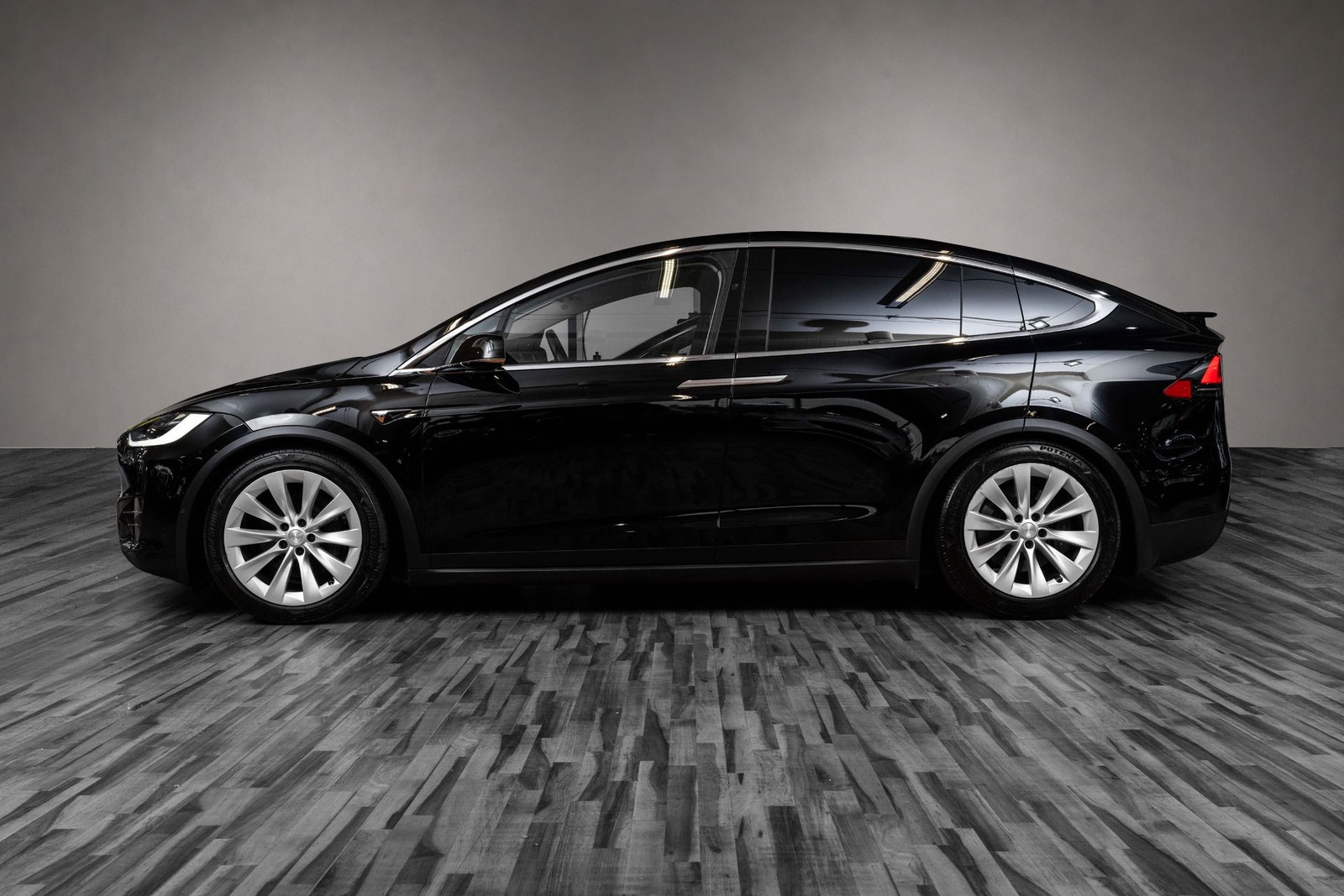 Tesla Model X Standard Range, 333ps, 2019