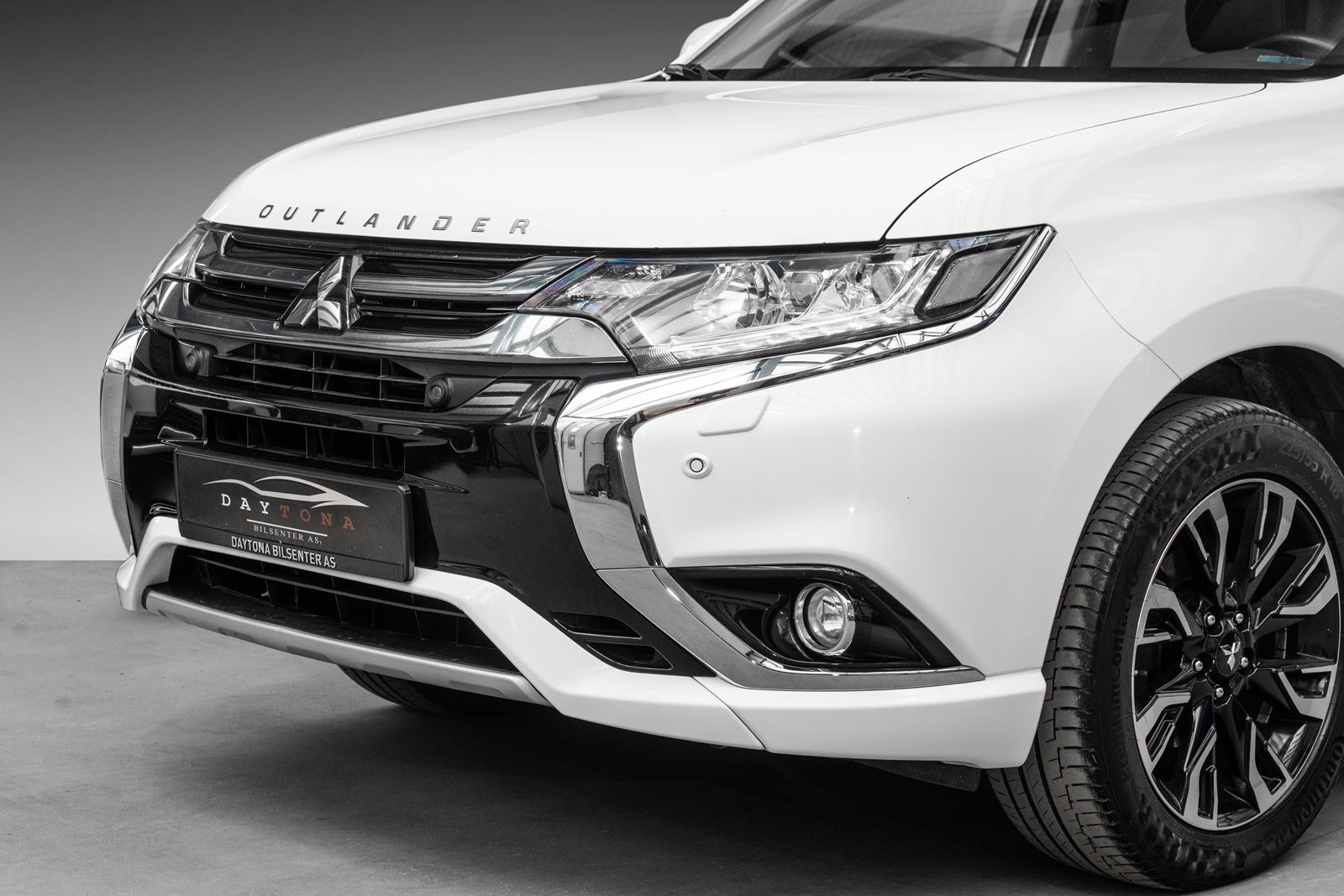 Mitsubishi Outlander PHEV CVT, 203ps, 2017