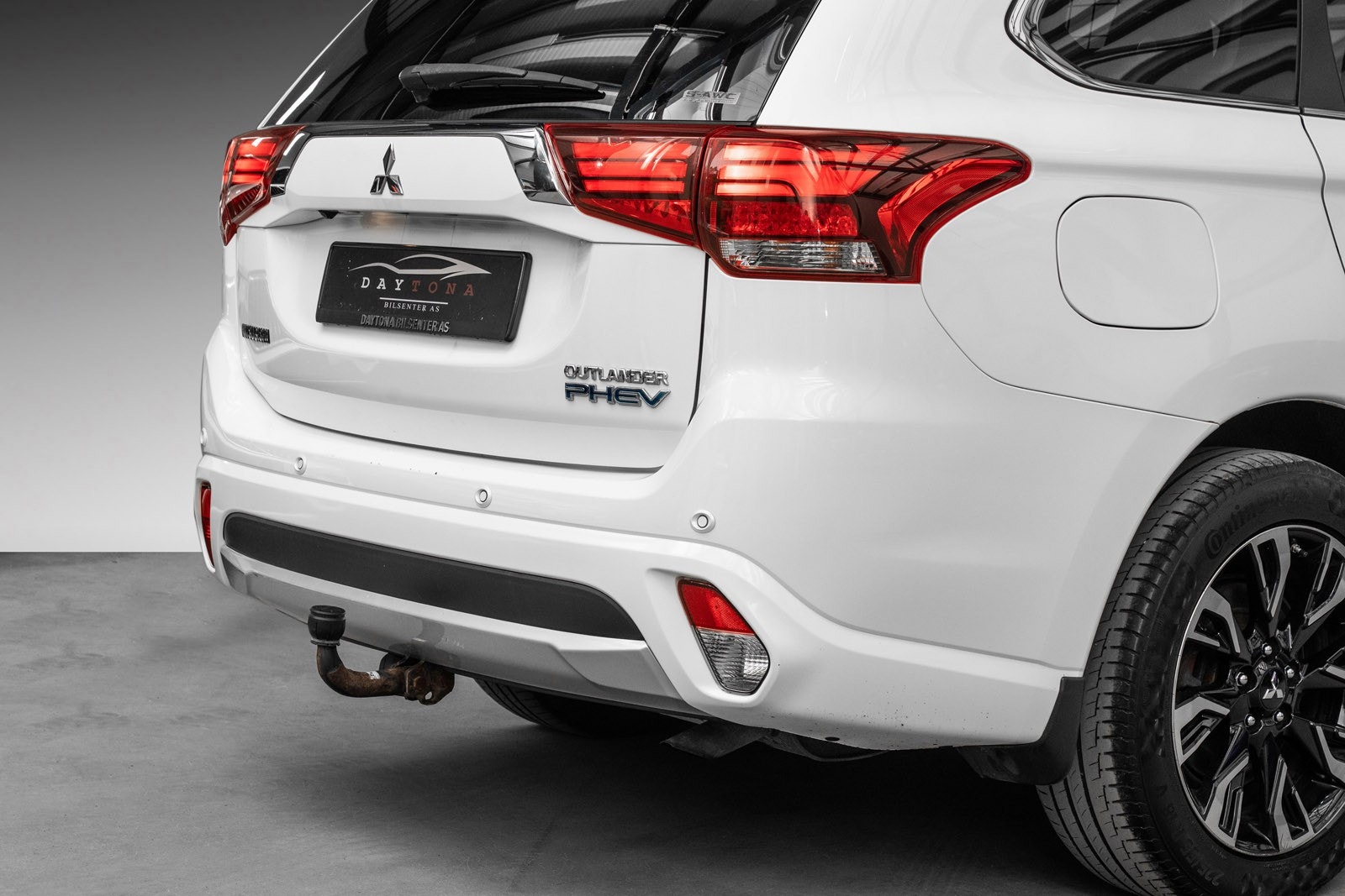 Mitsubishi Outlander PHEV CVT, 203ps, 2017