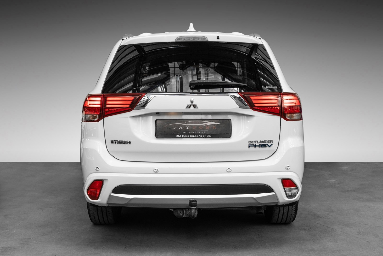 Mitsubishi Outlander PHEV CVT, 203ps, 2017