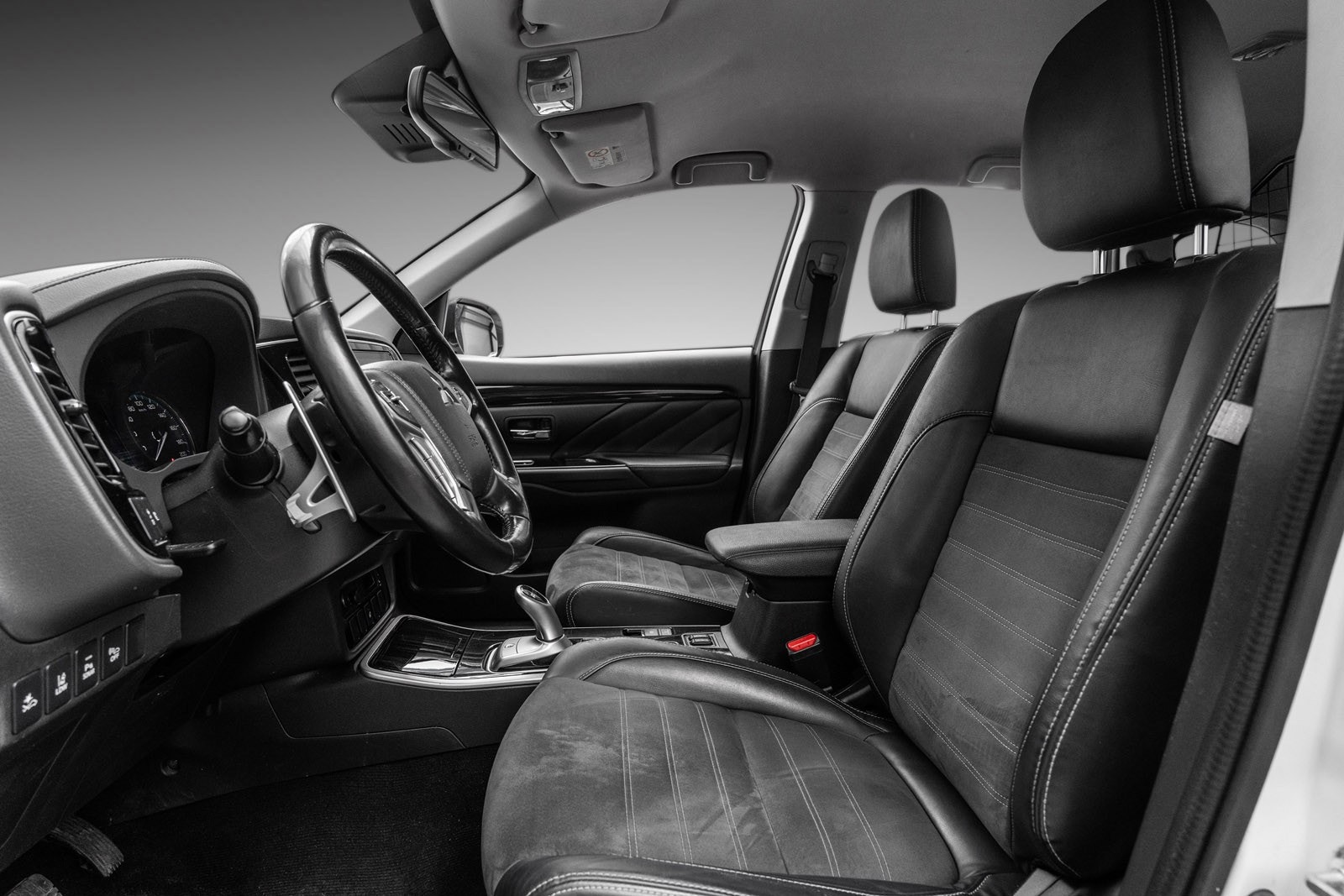 Mitsubishi Outlander PHEV CVT, 203ps, 2017