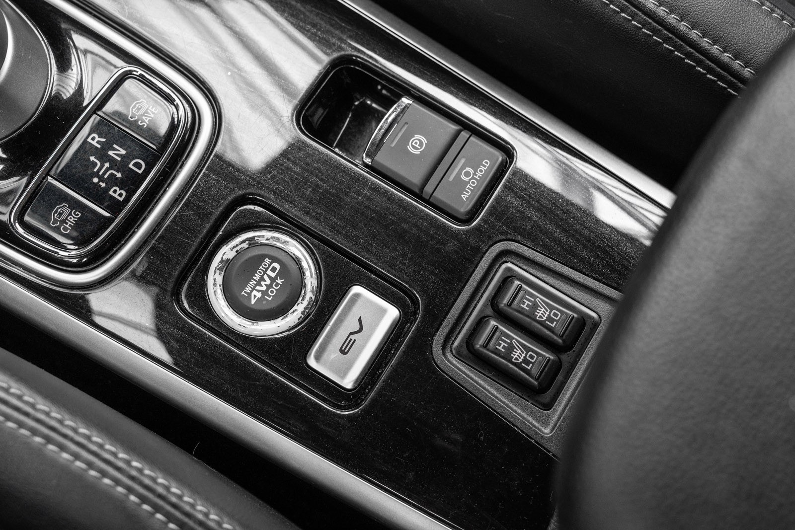 Mitsubishi Outlander PHEV CVT, 203ps, 2017