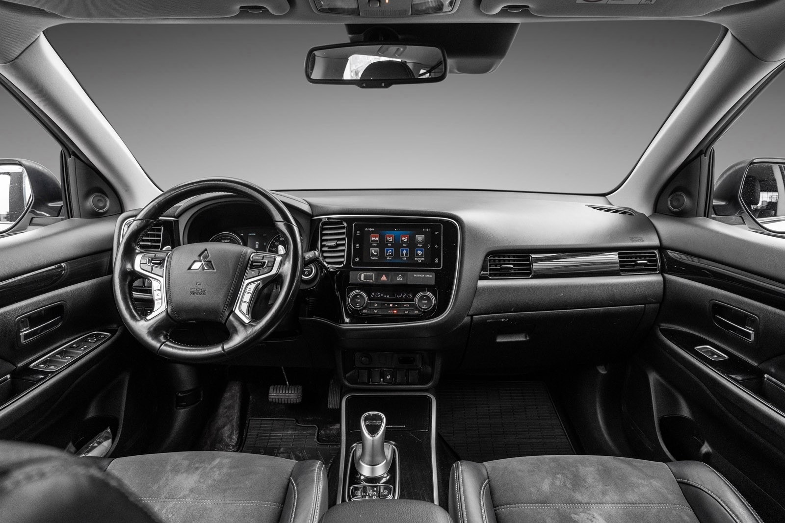 Mitsubishi Outlander PHEV CVT, 203ps, 2017