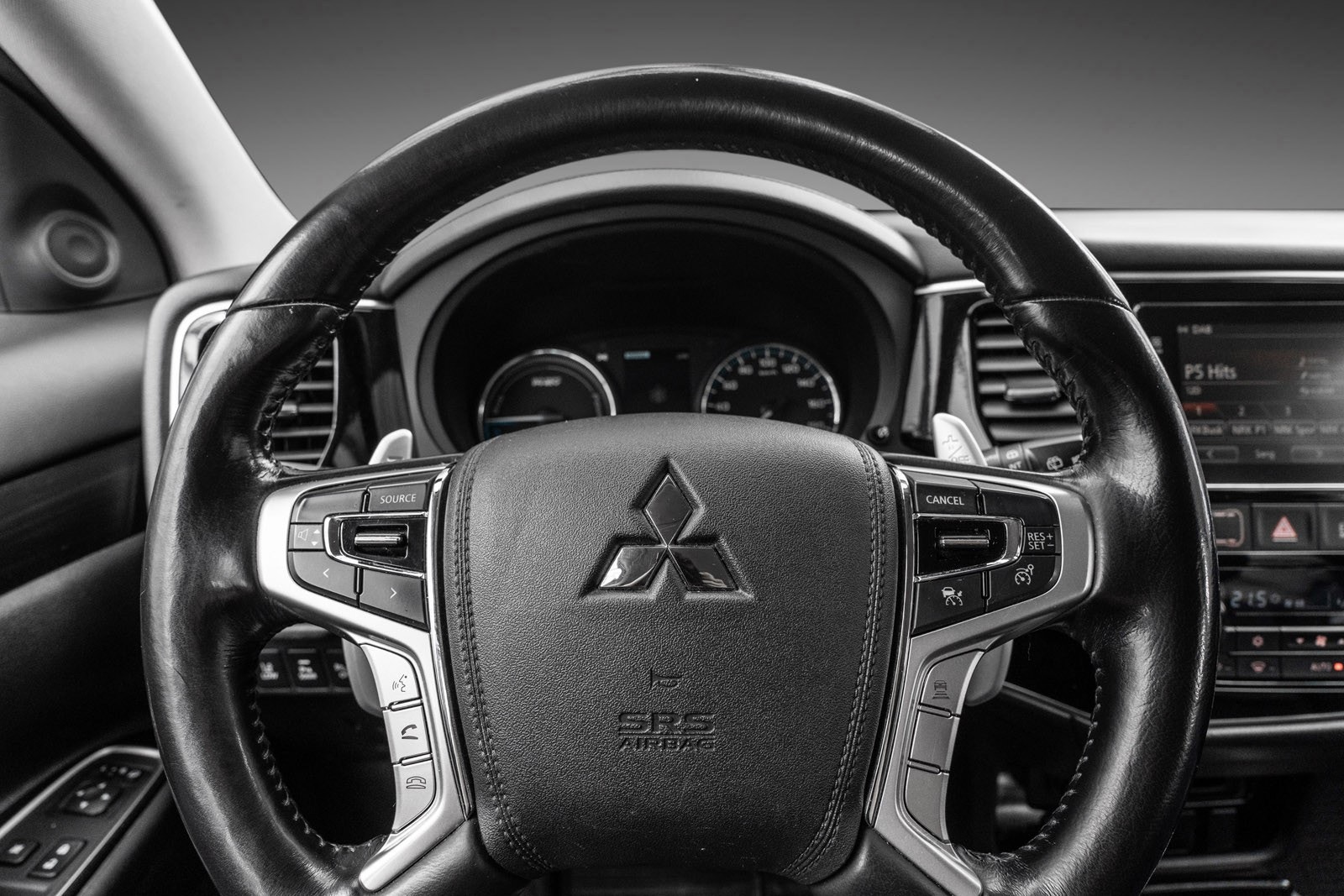 Mitsubishi Outlander PHEV CVT, 203ps, 2017