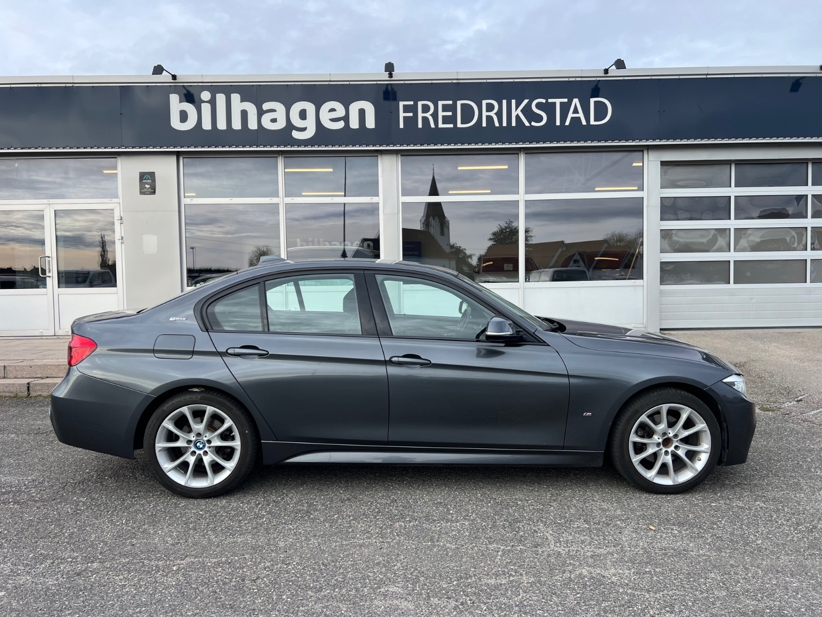 BMW 330e Sedan Steptronic, 8-trins, 252ps, 2018