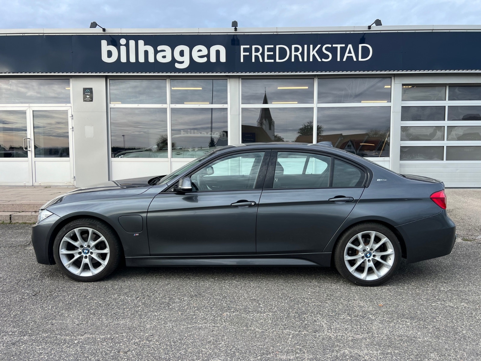 BMW 330e Sedan Steptronic, 8-trins, 252ps, 2018