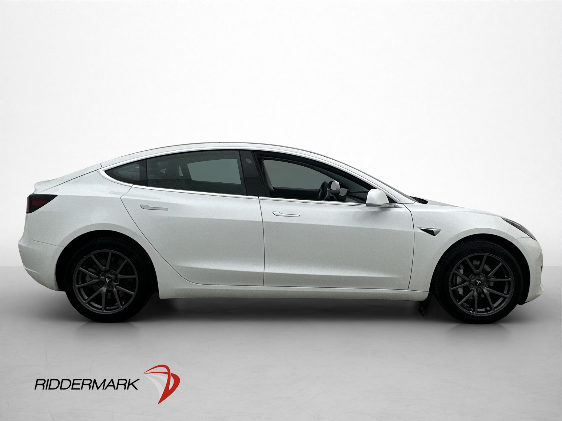 Tesla Model 3 Standard Range Plus, 306hp, 2019