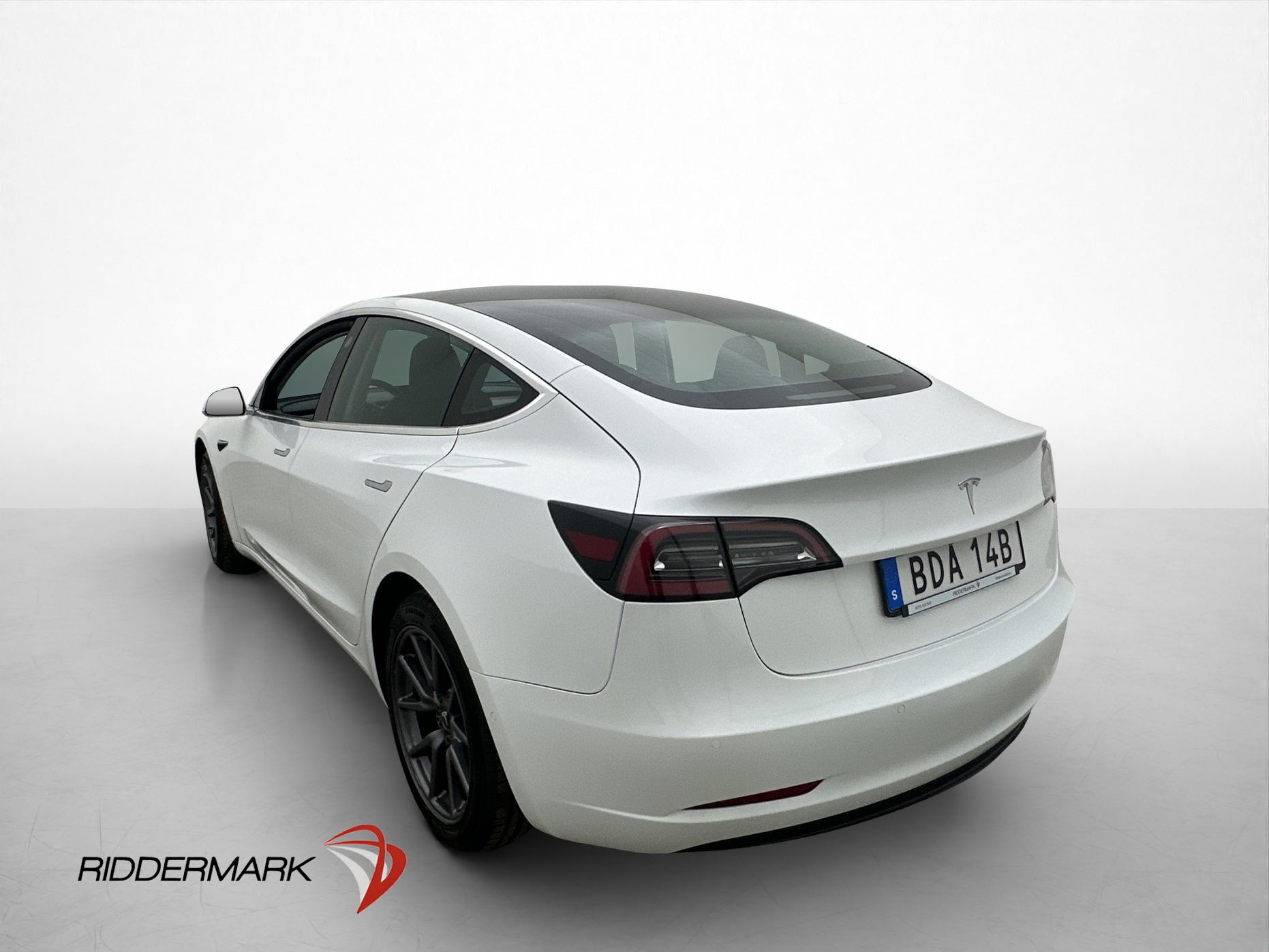 Tesla Model 3 Standard Range Plus, 306hp, 2019