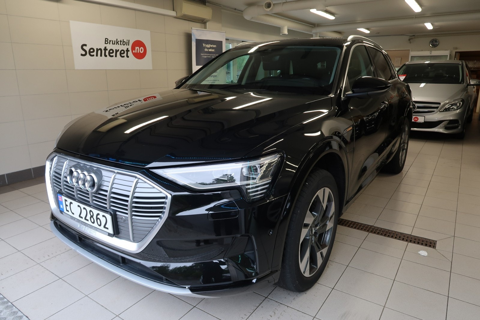 Audi e-tron 50 quattro, 313hp, 2021