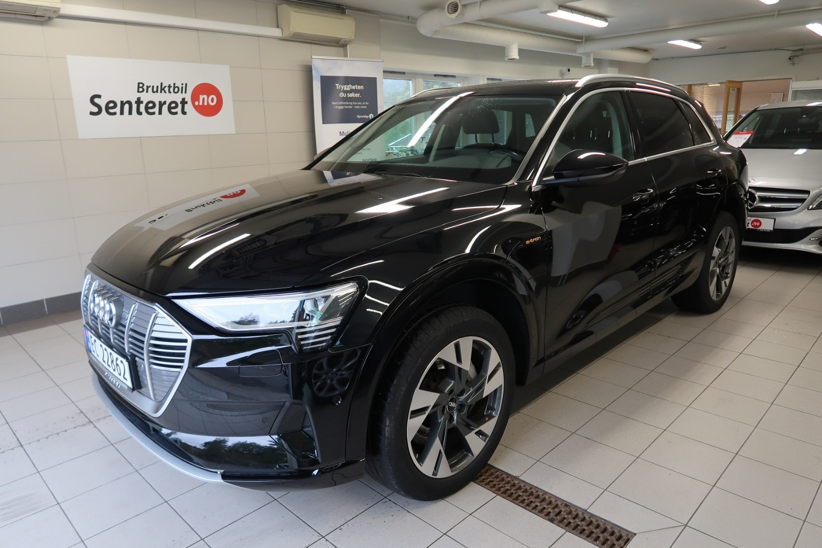 Audi e-tron 50 quattro, 313hp, 2021