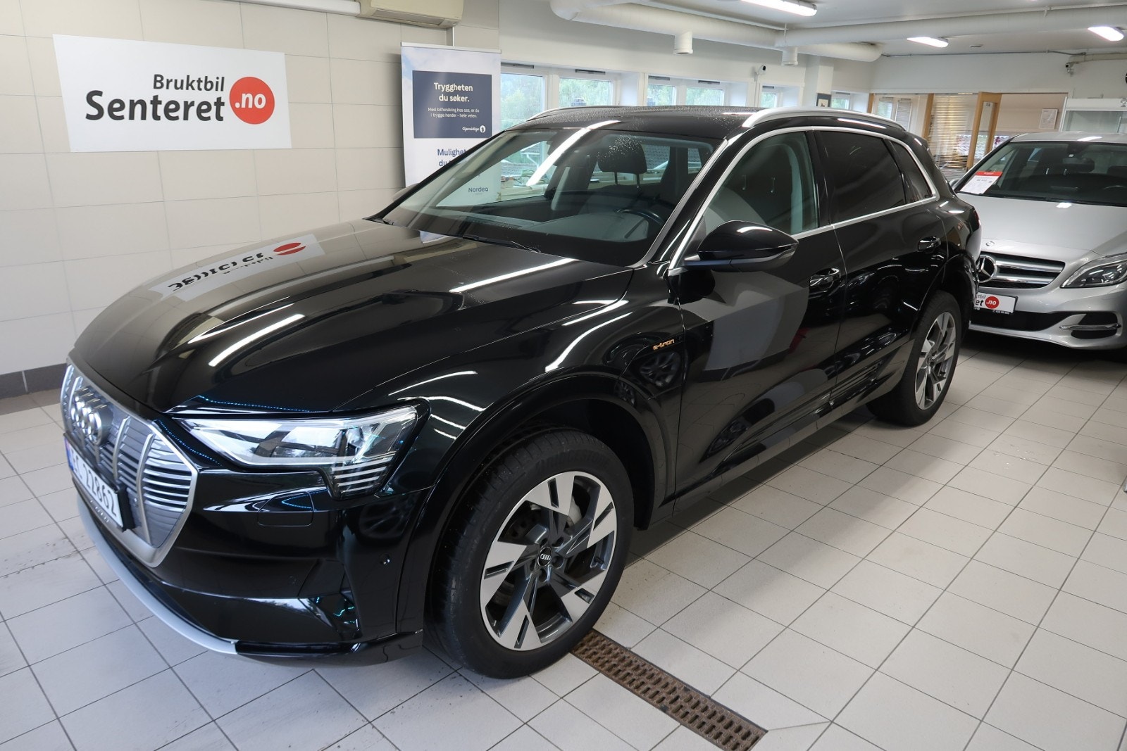 Audi e-tron 50 quattro, 313hp, 2021