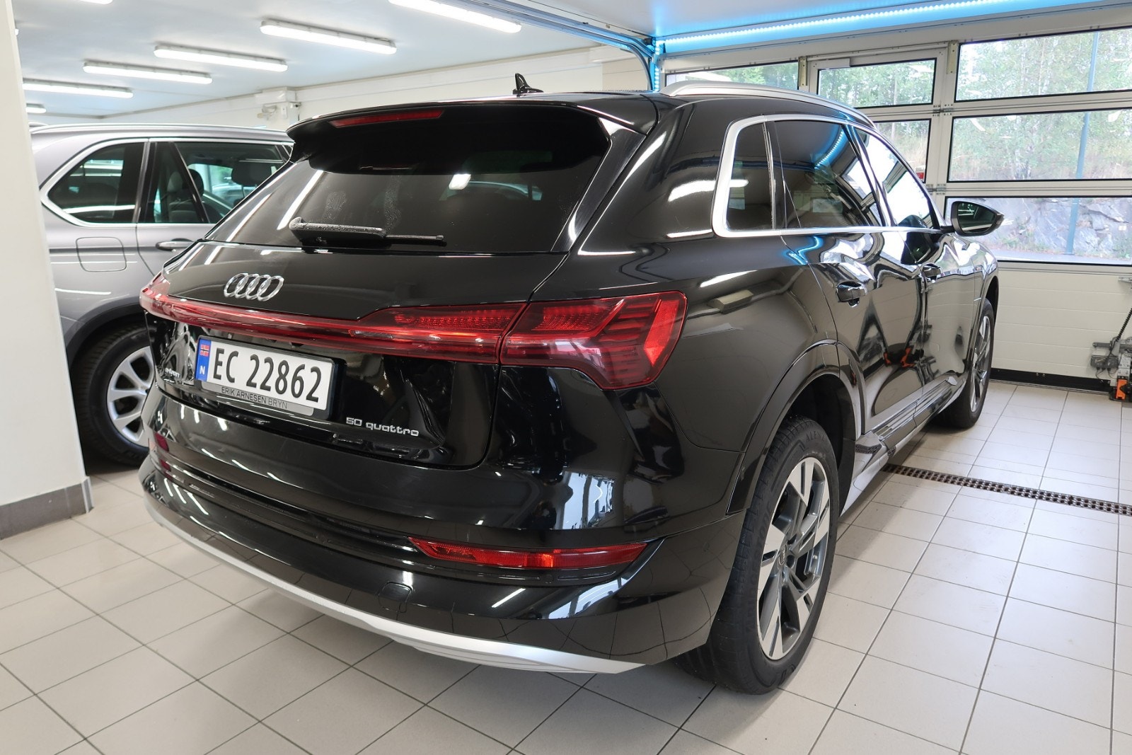 Audi e-tron 50 quattro, 313hp, 2021