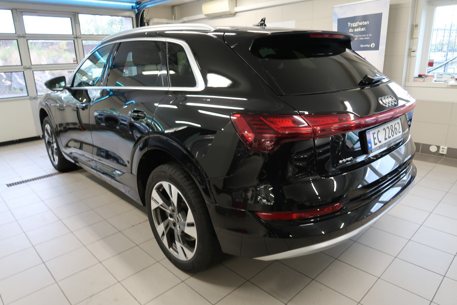 Audi e-tron 50 quattro, 313hp, 2021