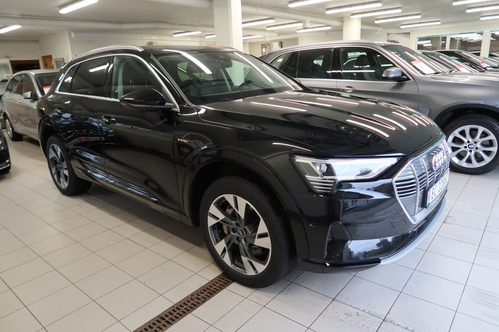Audi e-tron 50 quattro, 313hp, 2021