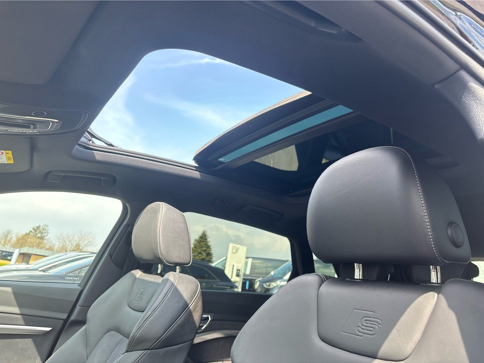 Audi e-tron 55 quattro, 408ps, 2023