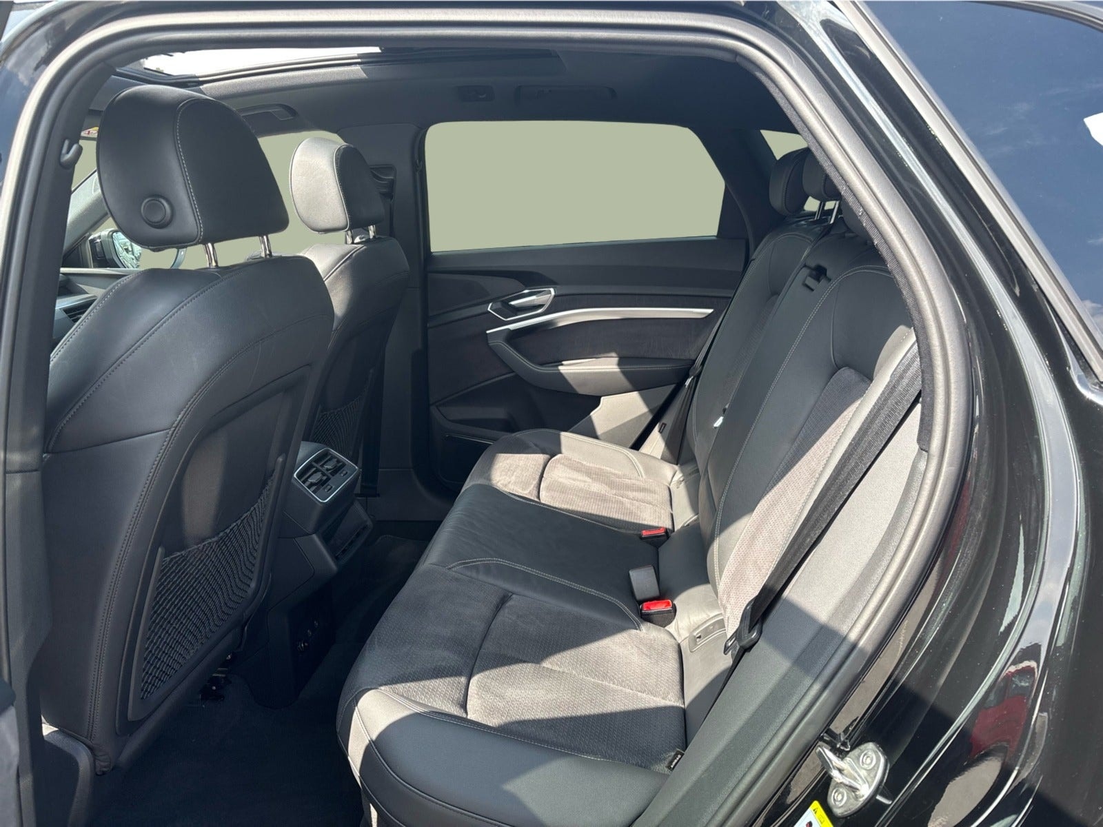 Audi e-tron 55 quattro, 408ps, 2023