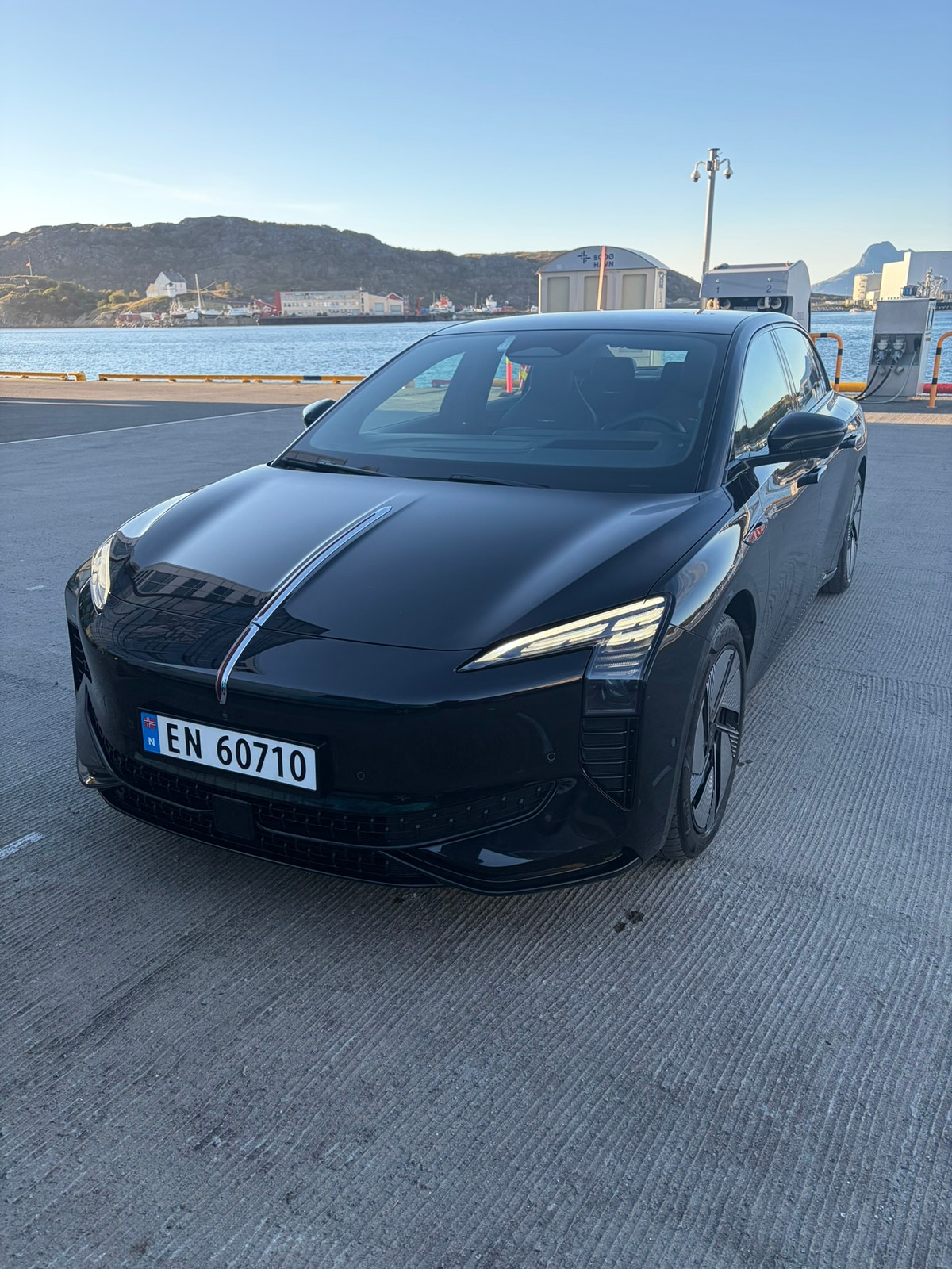 Hongqi EH7 111 kWh AWD, 619ps, 2025