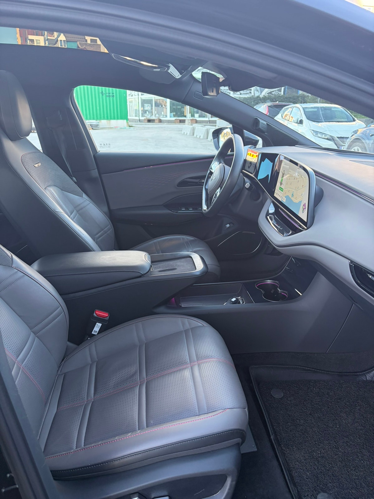 Hongqi EH7 111 kWh AWD, 619ps, 2025