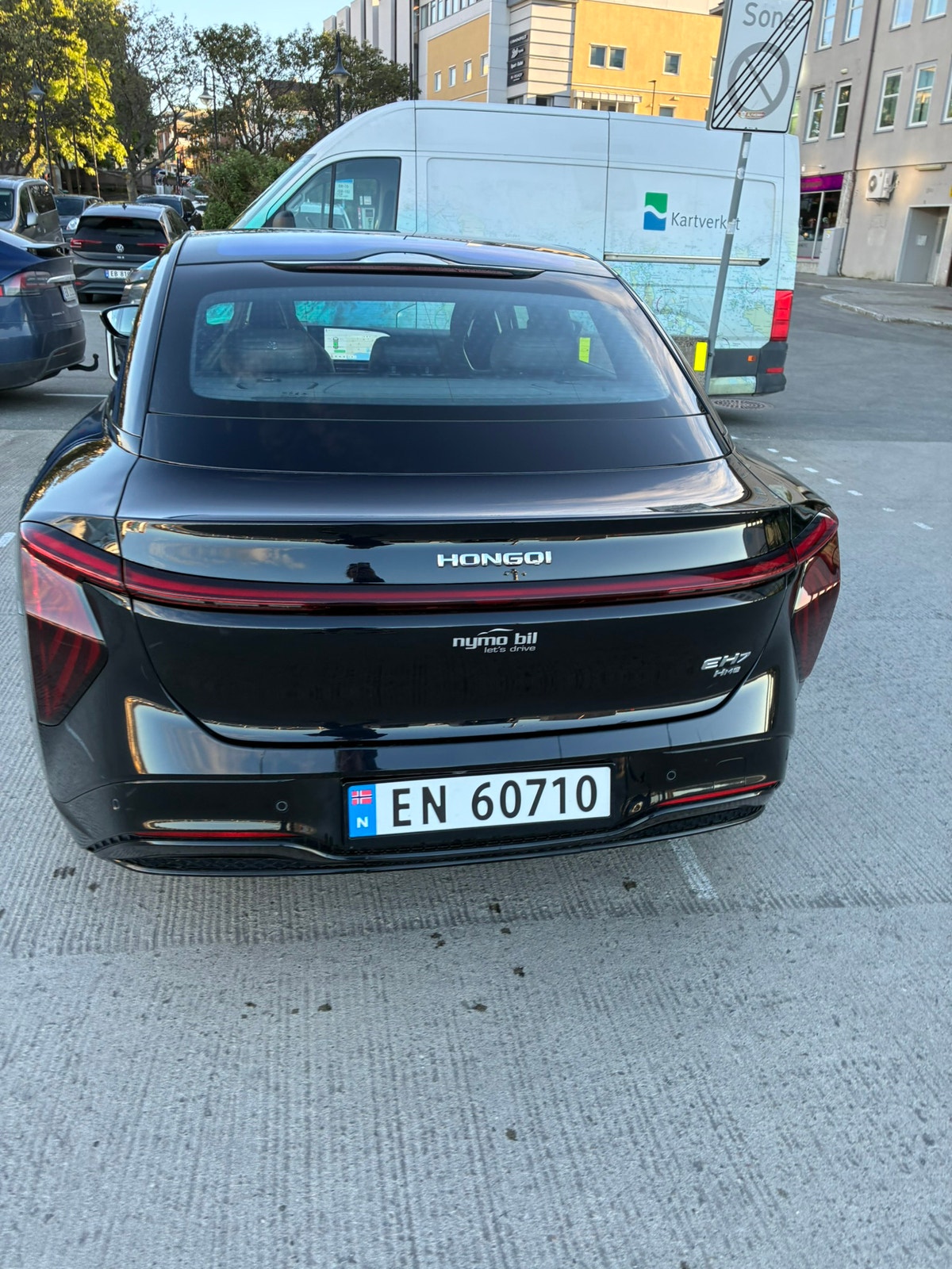 Hongqi EH7 111 kWh AWD, 619ps, 2025