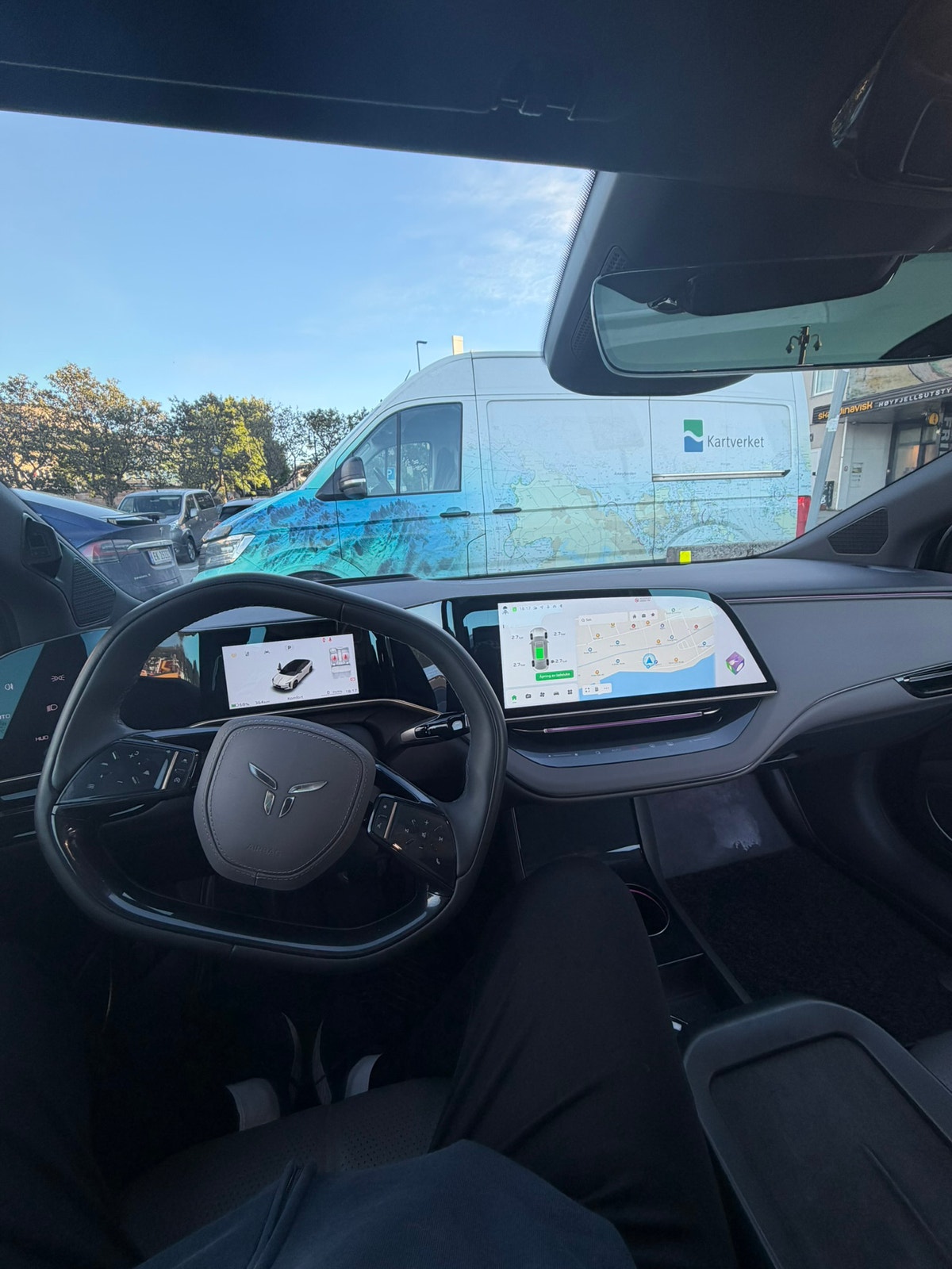 Hongqi EH7 111 kWh AWD, 619ps, 2025