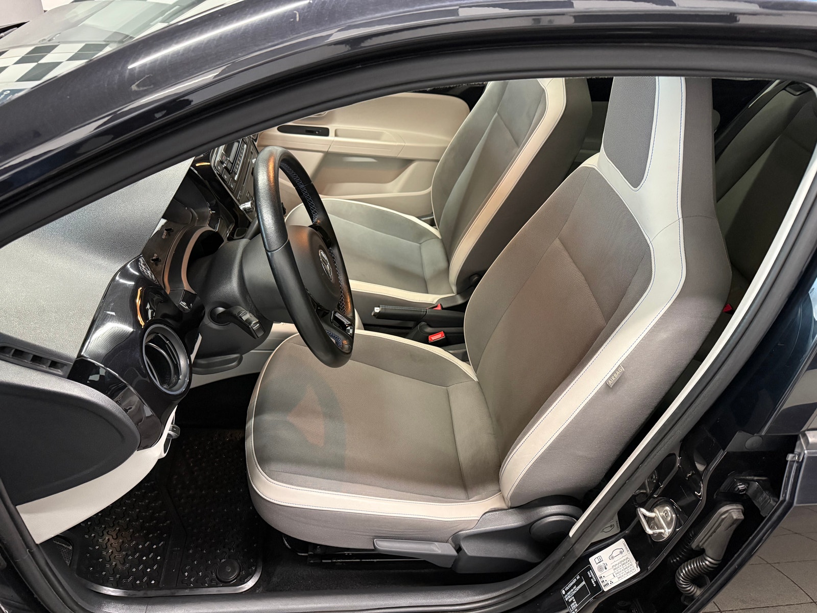 Volkswagen e-up!, 82ps, 2016
