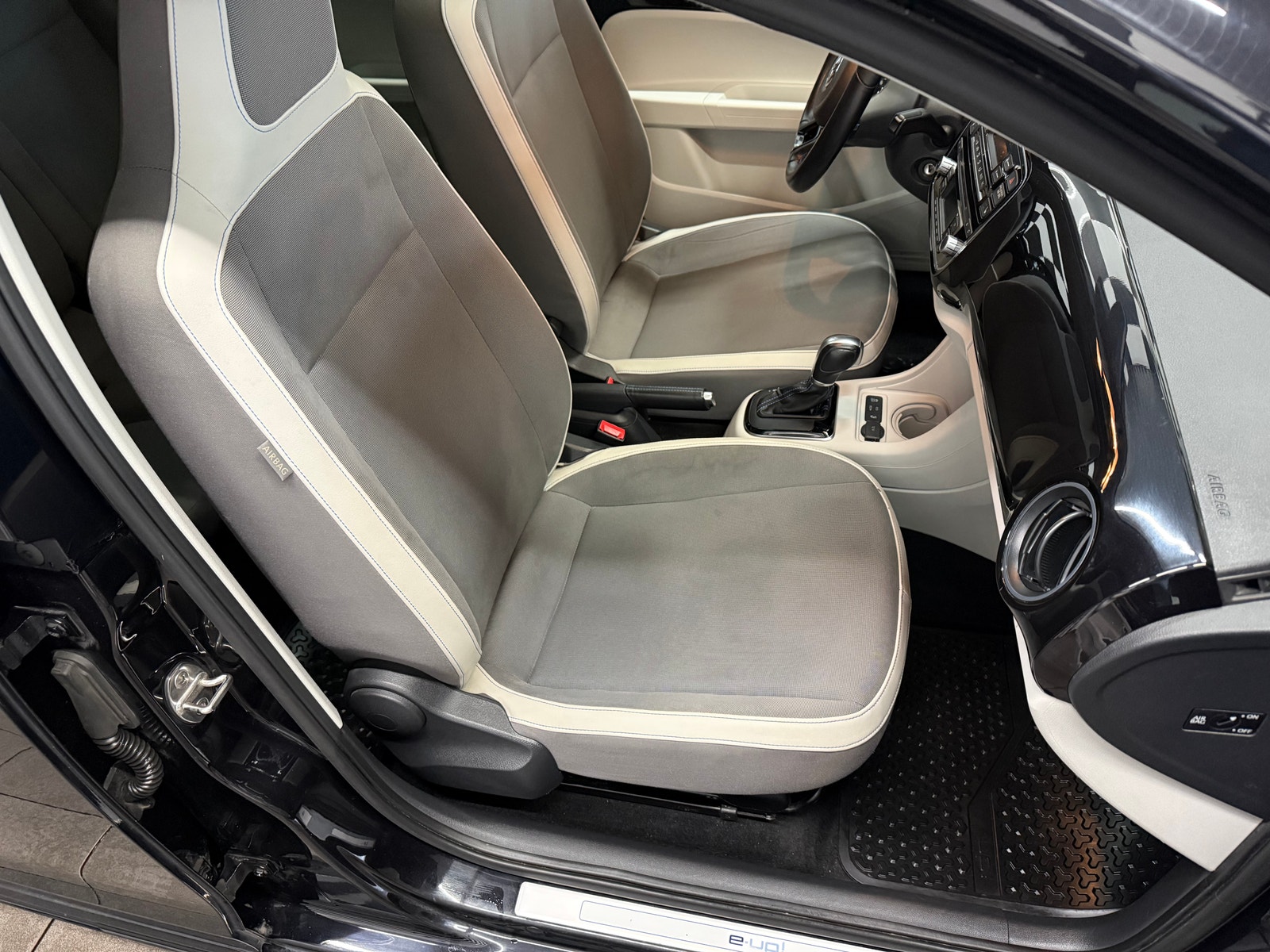 Volkswagen e-up!, 82ps, 2016