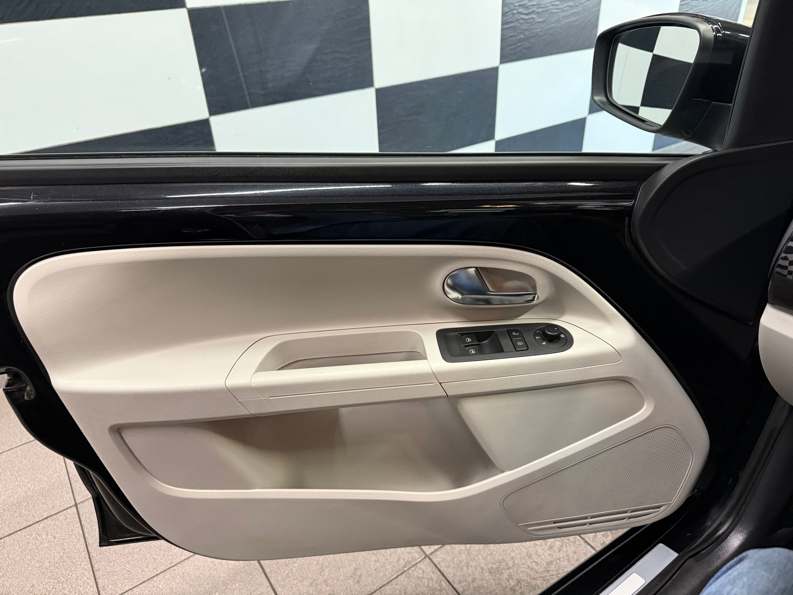 Volkswagen e-up!, 82ps, 2016