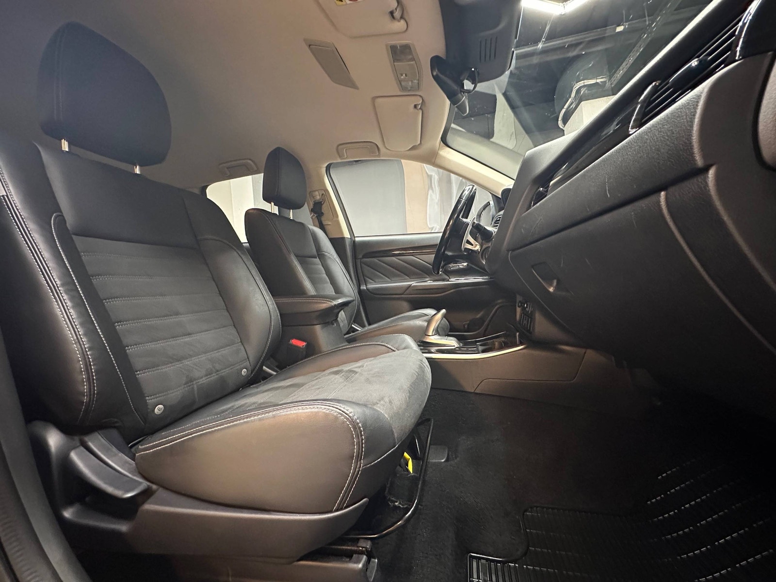 Mitsubishi Outlander PHEV CVT, 203hp, 2018