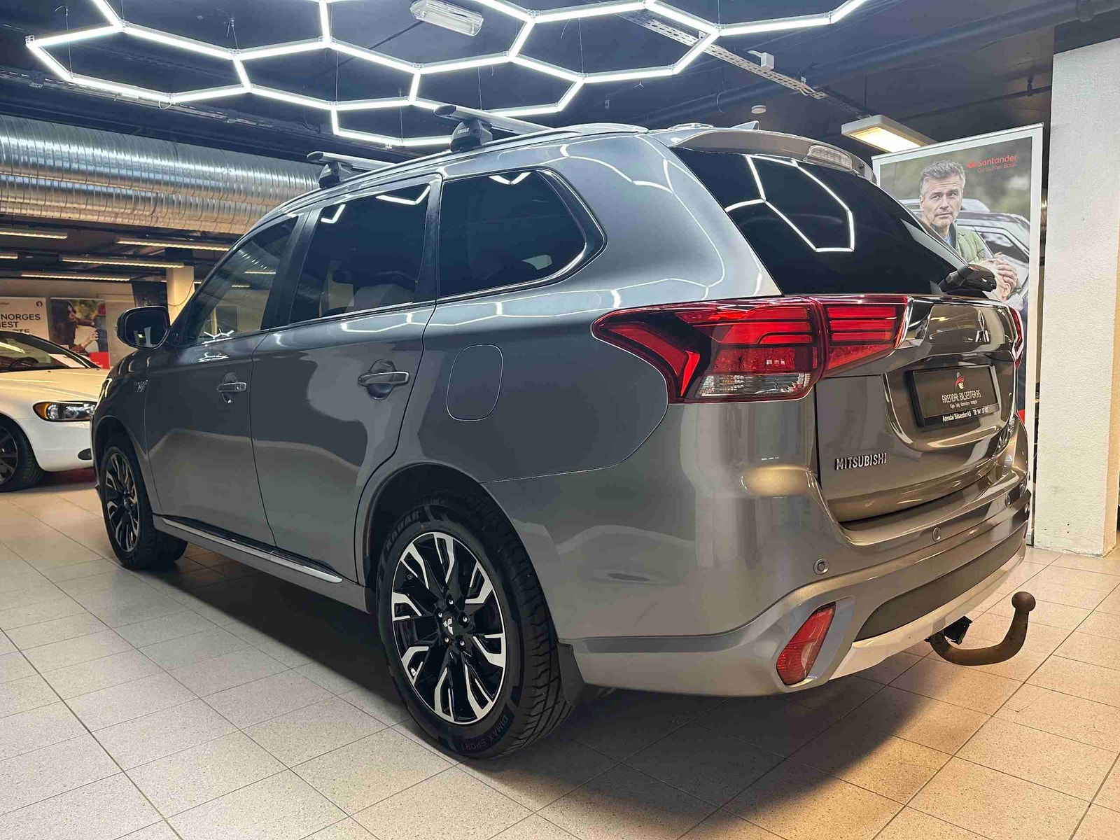 Mitsubishi Outlander PHEV CVT, 203hp, 2018