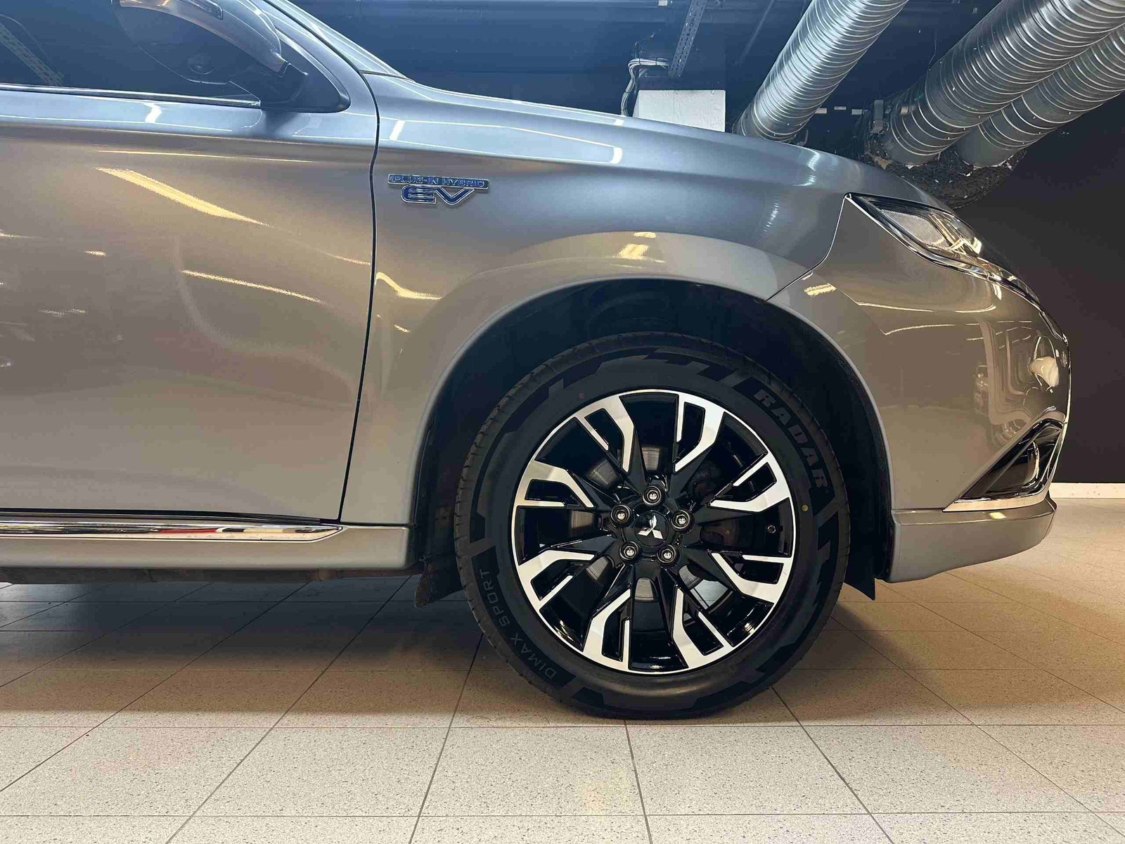 Mitsubishi Outlander PHEV CVT, 203hp, 2018