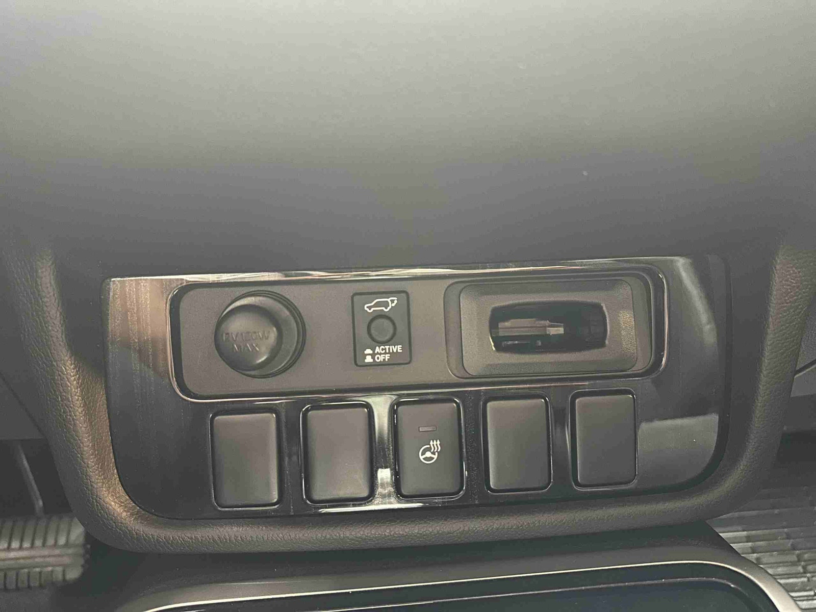 Mitsubishi Outlander PHEV CVT, 203hp, 2018