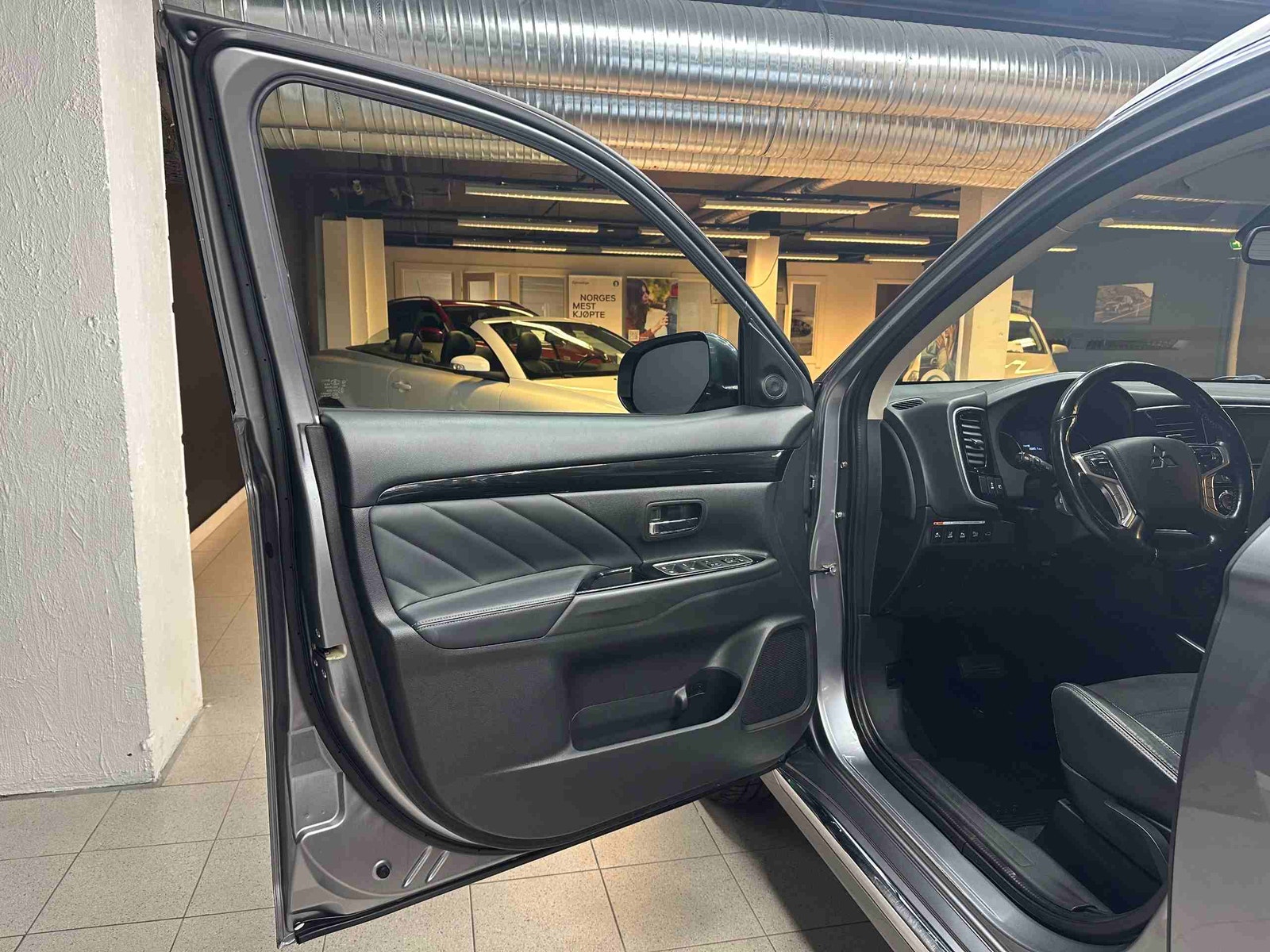 Mitsubishi Outlander PHEV CVT, 203hp, 2018
