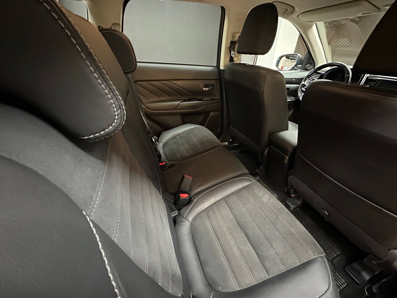 Mitsubishi Outlander PHEV CVT, 203hp, 2018