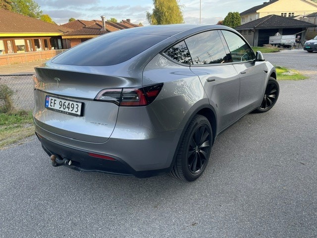 Tesla Model Y Long Range AWD, 514ps, 2023
