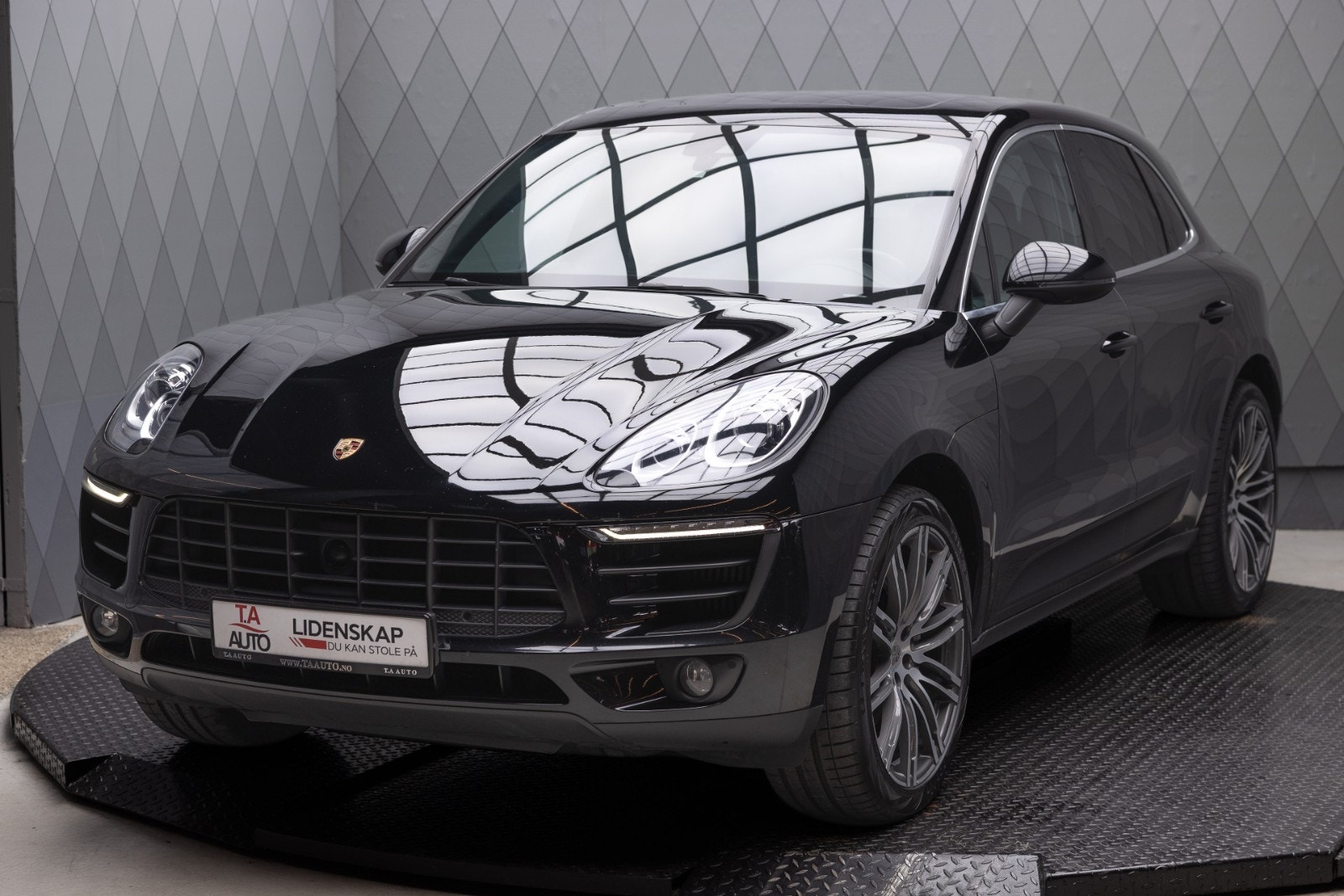 Porsche Macan S PDK, 7-trinn, 340hk, 2015