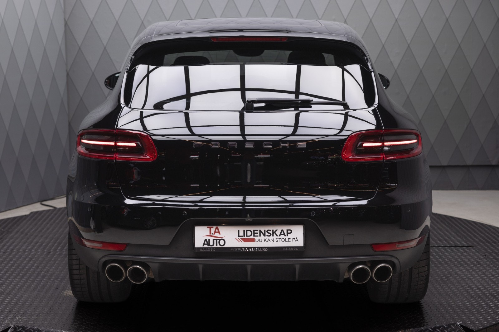 Porsche Macan S PDK, 7-trinn, 340hk, 2015
