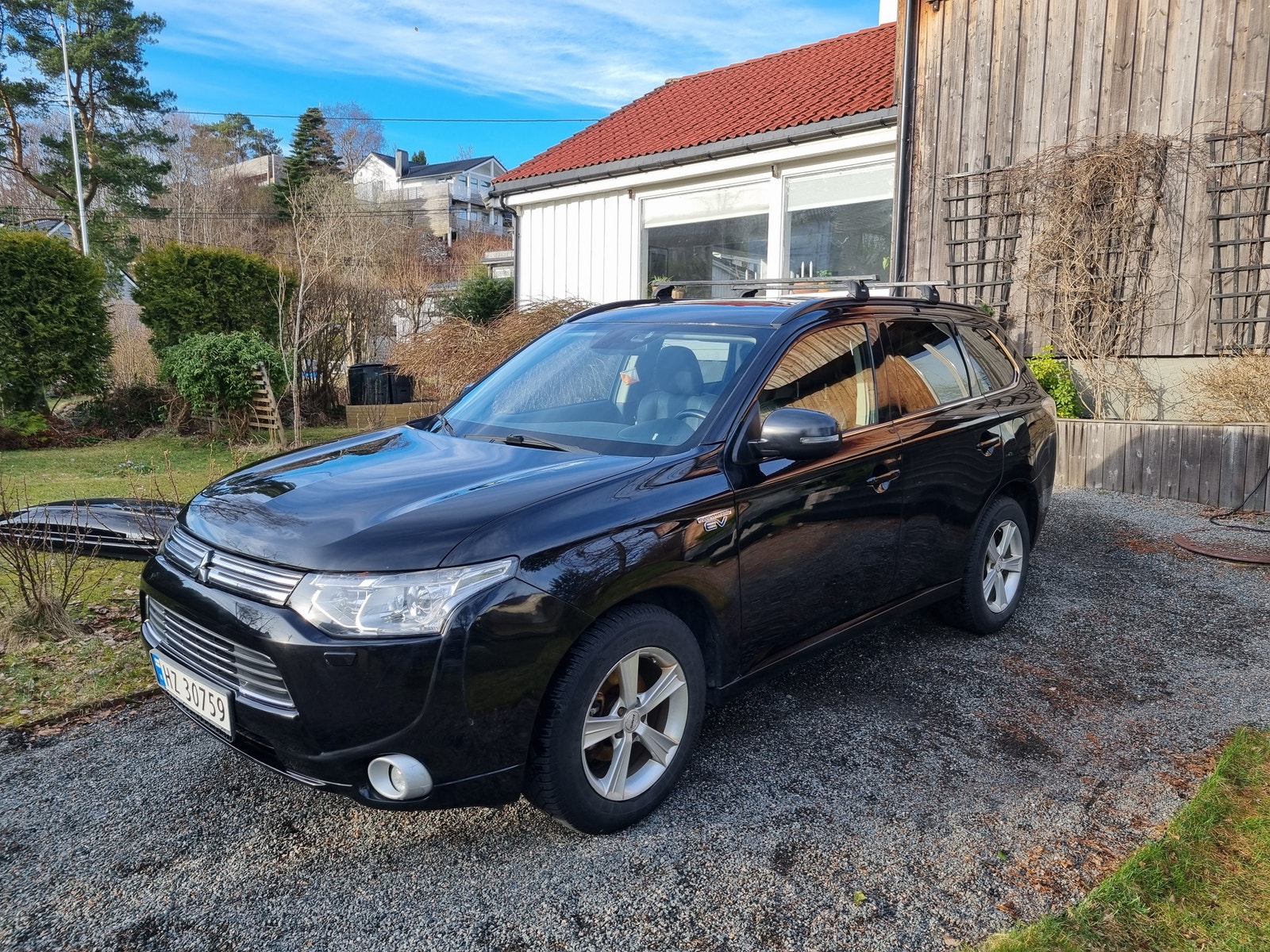 Mitsubishi Outlander PHEV CVT, 203ps, 2014