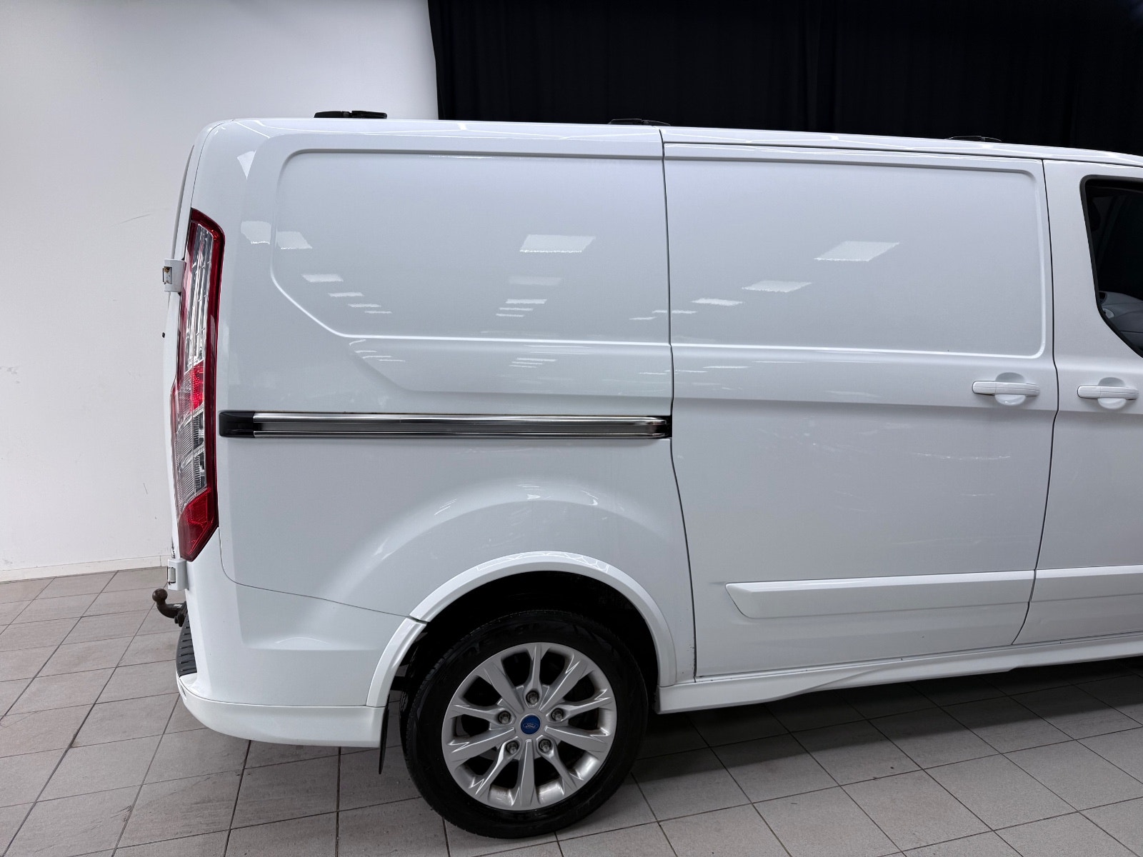 Ford Transit Custom 290 2.2 TDCi Manual, 155hp, 2014