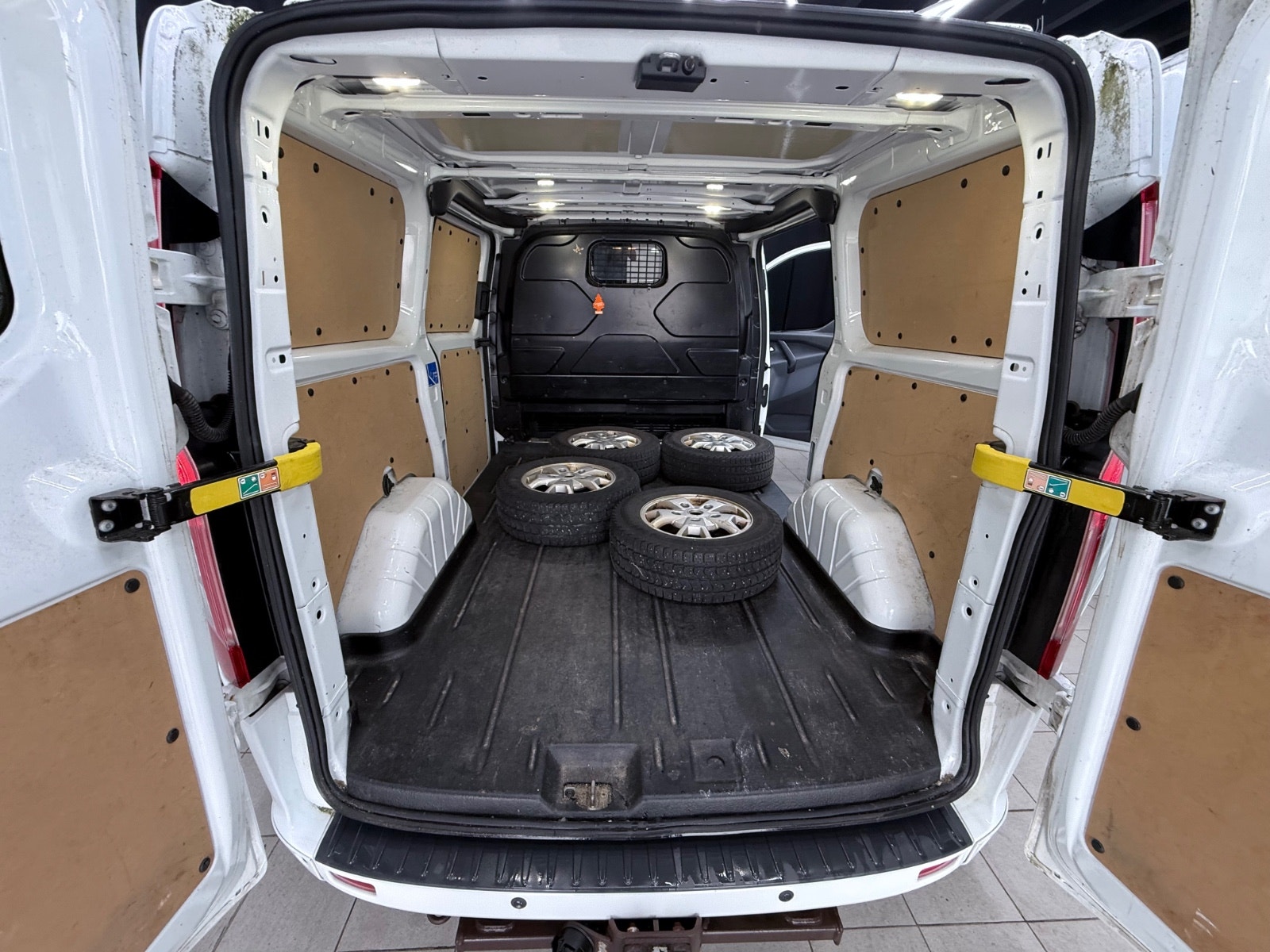 Ford Transit Custom 290 2.2 TDCi Manual, 155hp, 2014