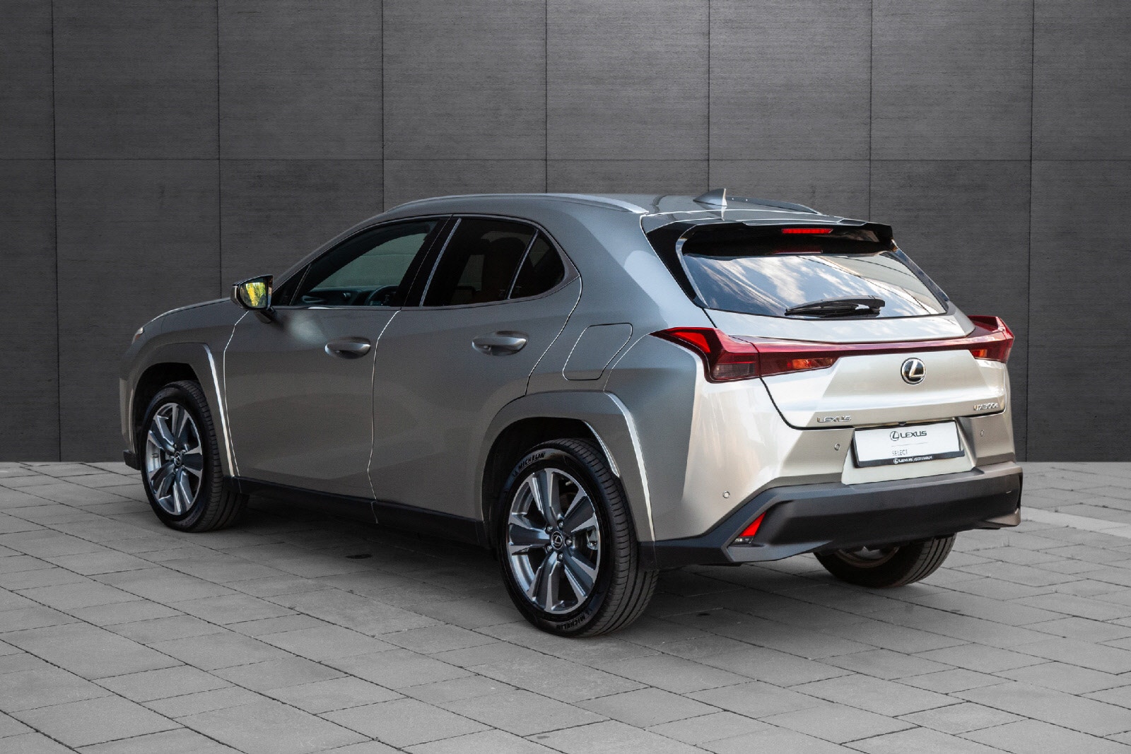 Lexus UX 300e, 204ps, 2024