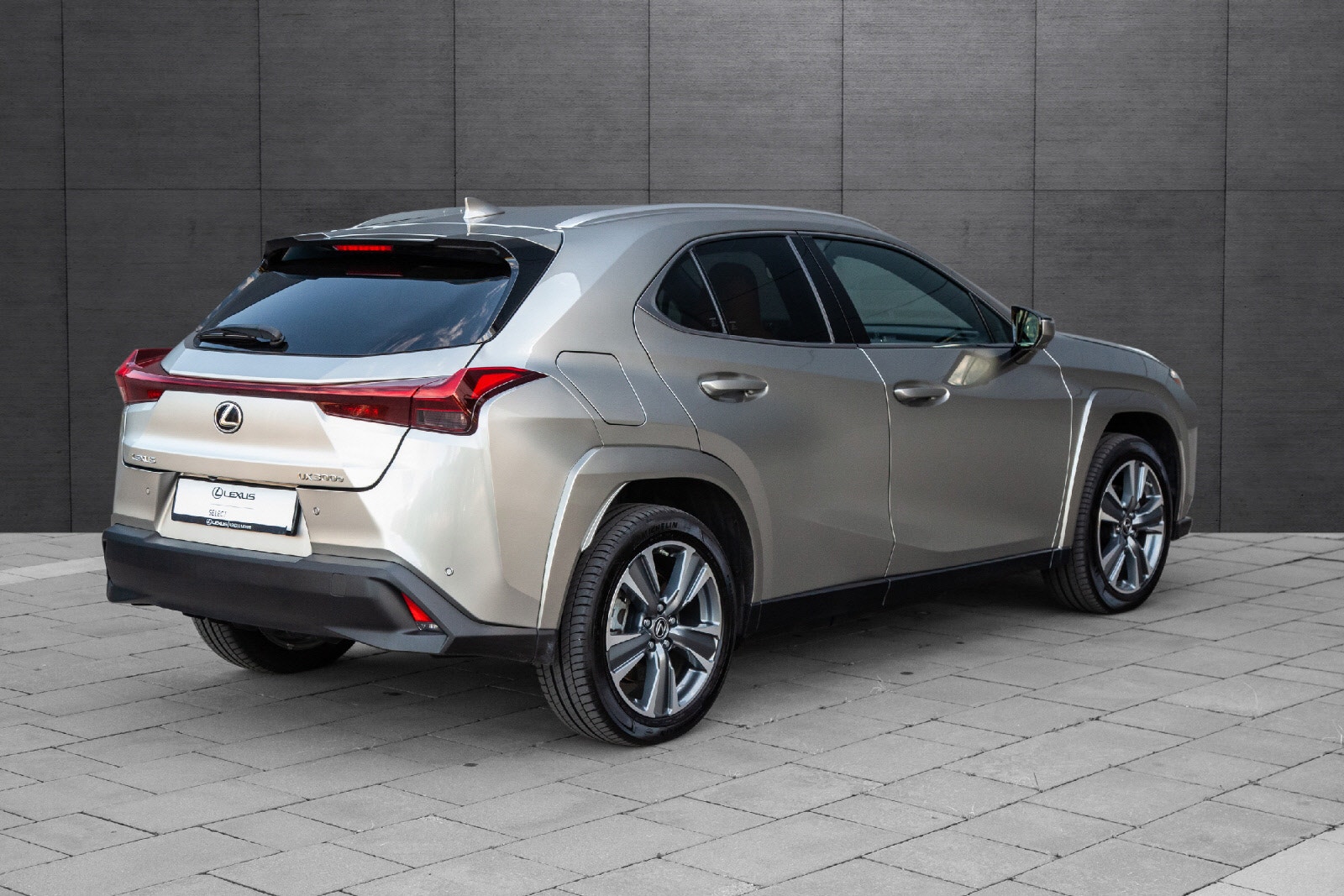 Lexus UX 300e, 204ps, 2024