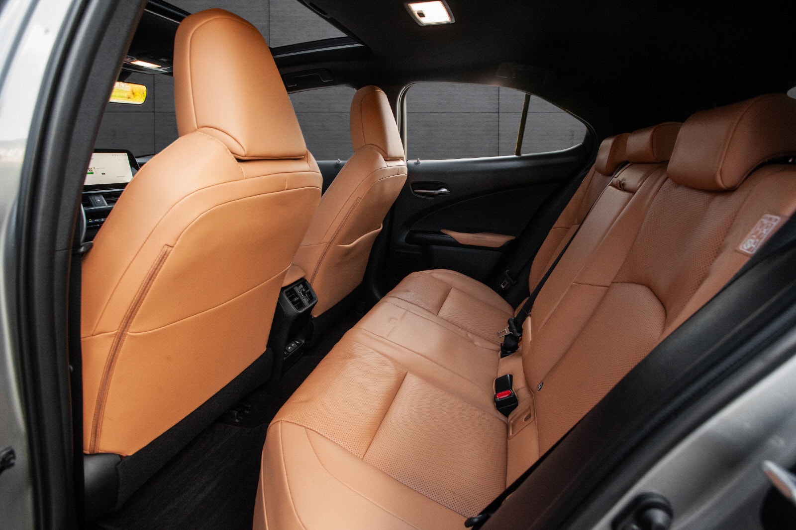 Lexus UX 300e, 204ps, 2024