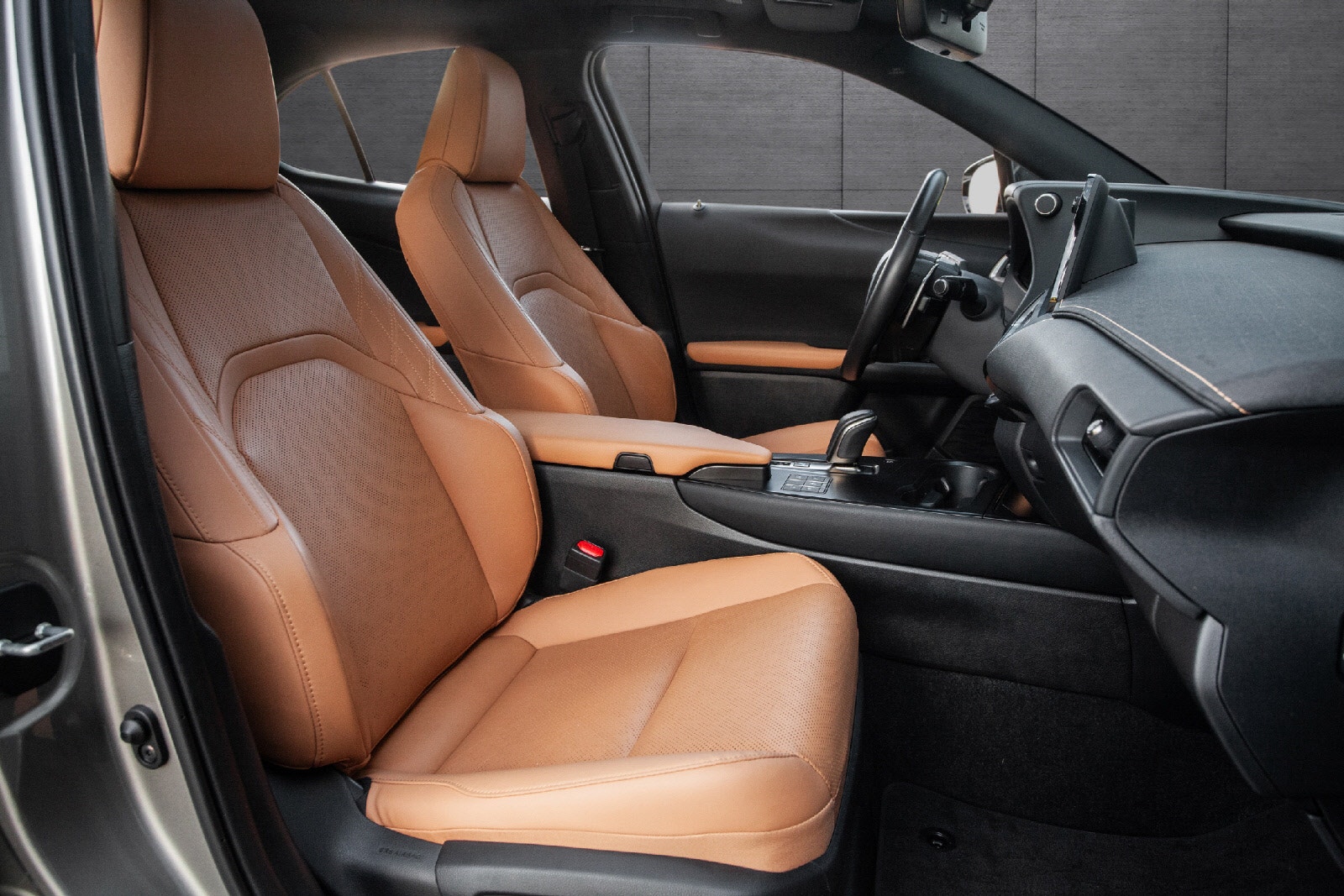 Lexus UX 300e, 204ps, 2024