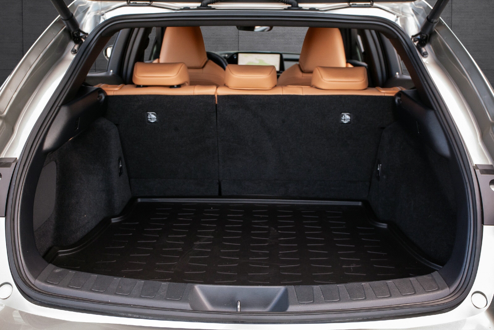 Lexus UX 300e, 204ps, 2024