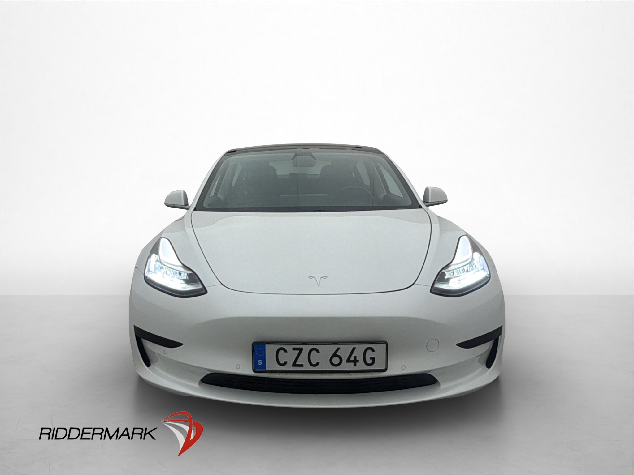 Tesla Model 3 Standard Range Plus, 325ps, 2020