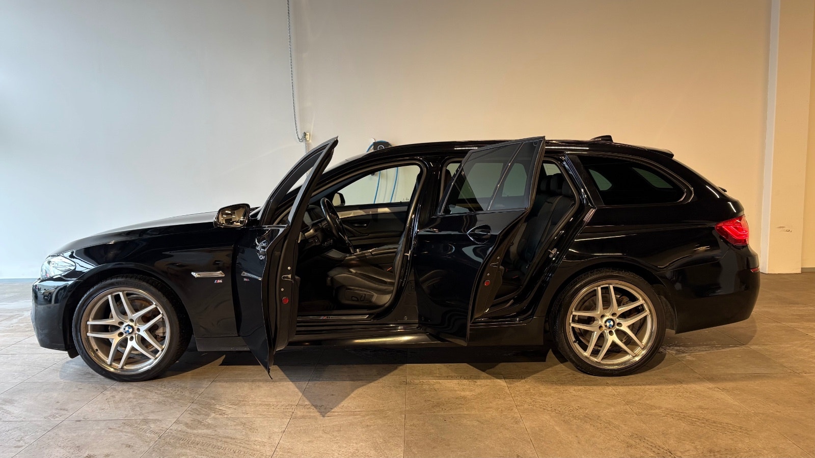 BMW 520d Touring Steptronic, 8-trinn, 163hk, 2015