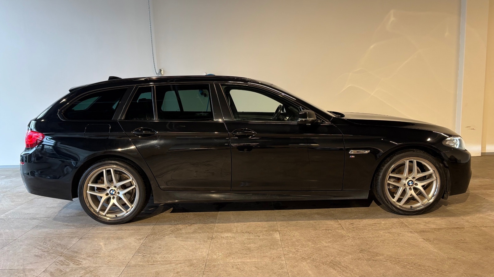 BMW 520d Touring Steptronic, 8-trinn, 163hk, 2015