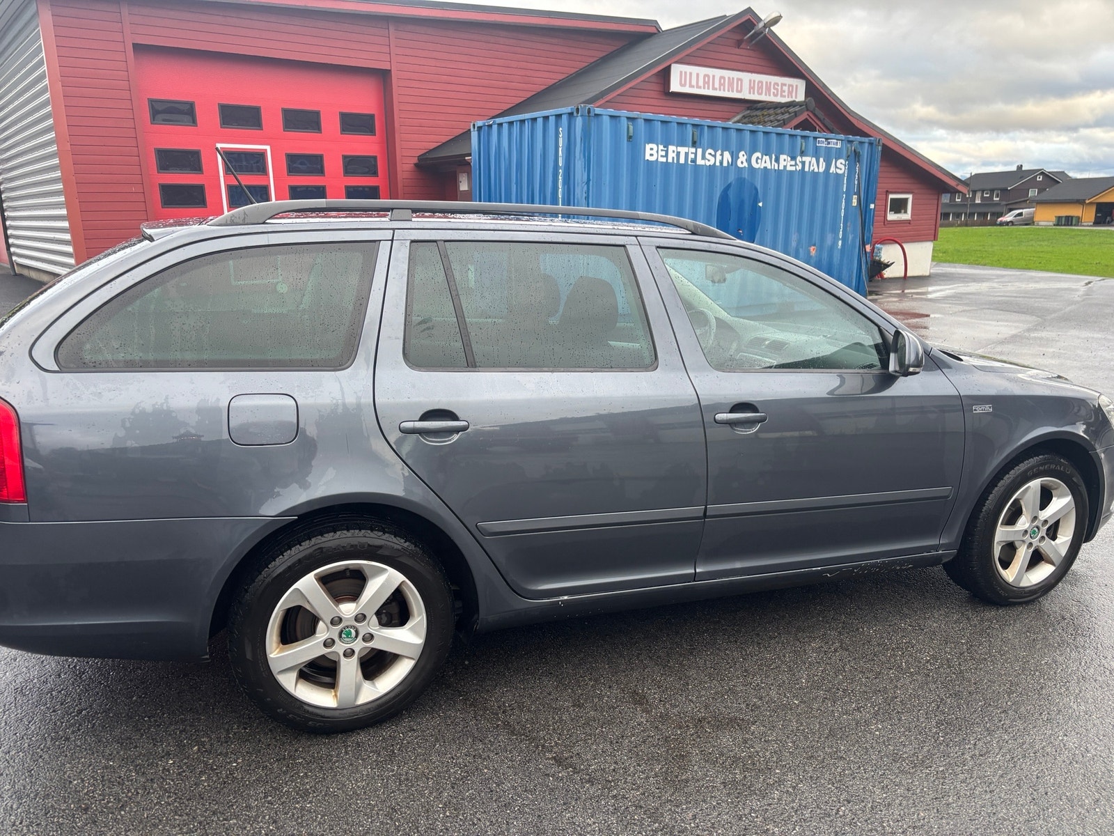 Škoda Octavia Combi 2.0 TDI Manual, 110hp, 2012
